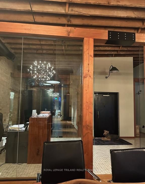 284 Dundas Street Property Photo 2