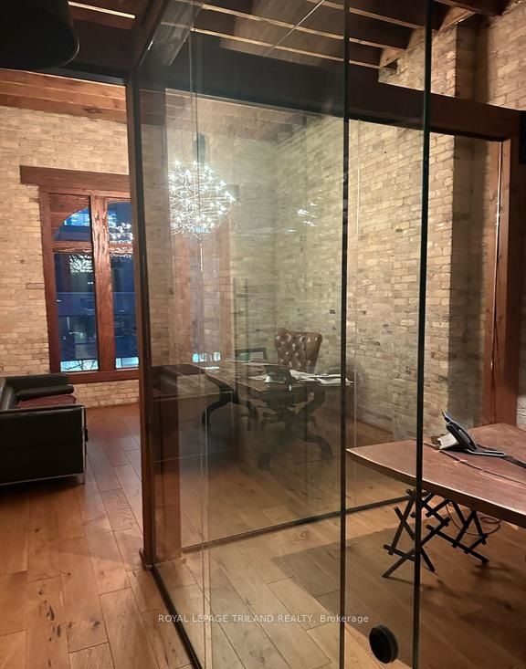 284 Dundas Street Property Photo 4