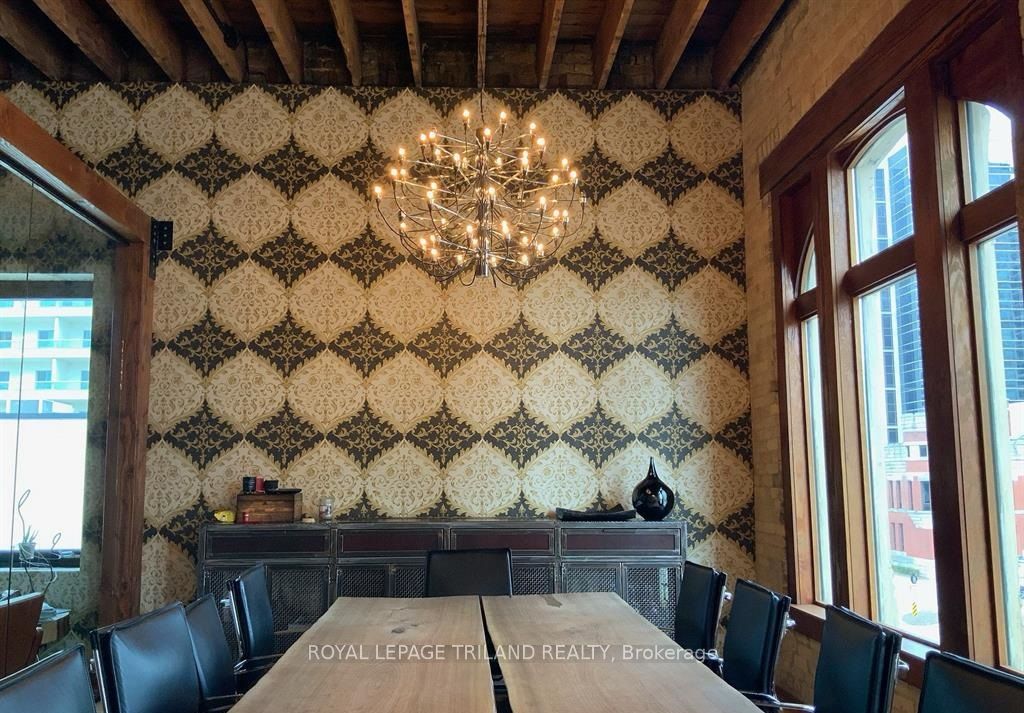 284 Dundas Street Property Photo 6