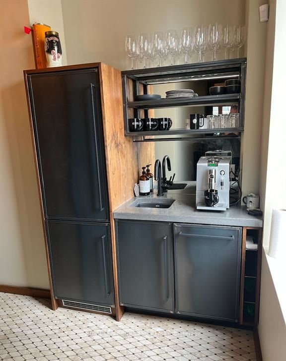 284 Dundas Street Property Photo 9