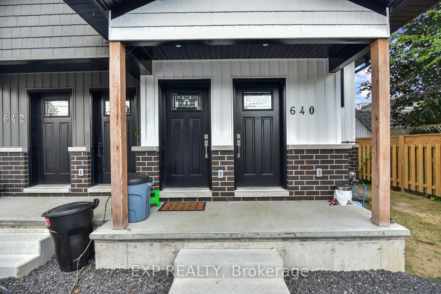 642 A West St Property Photo 3