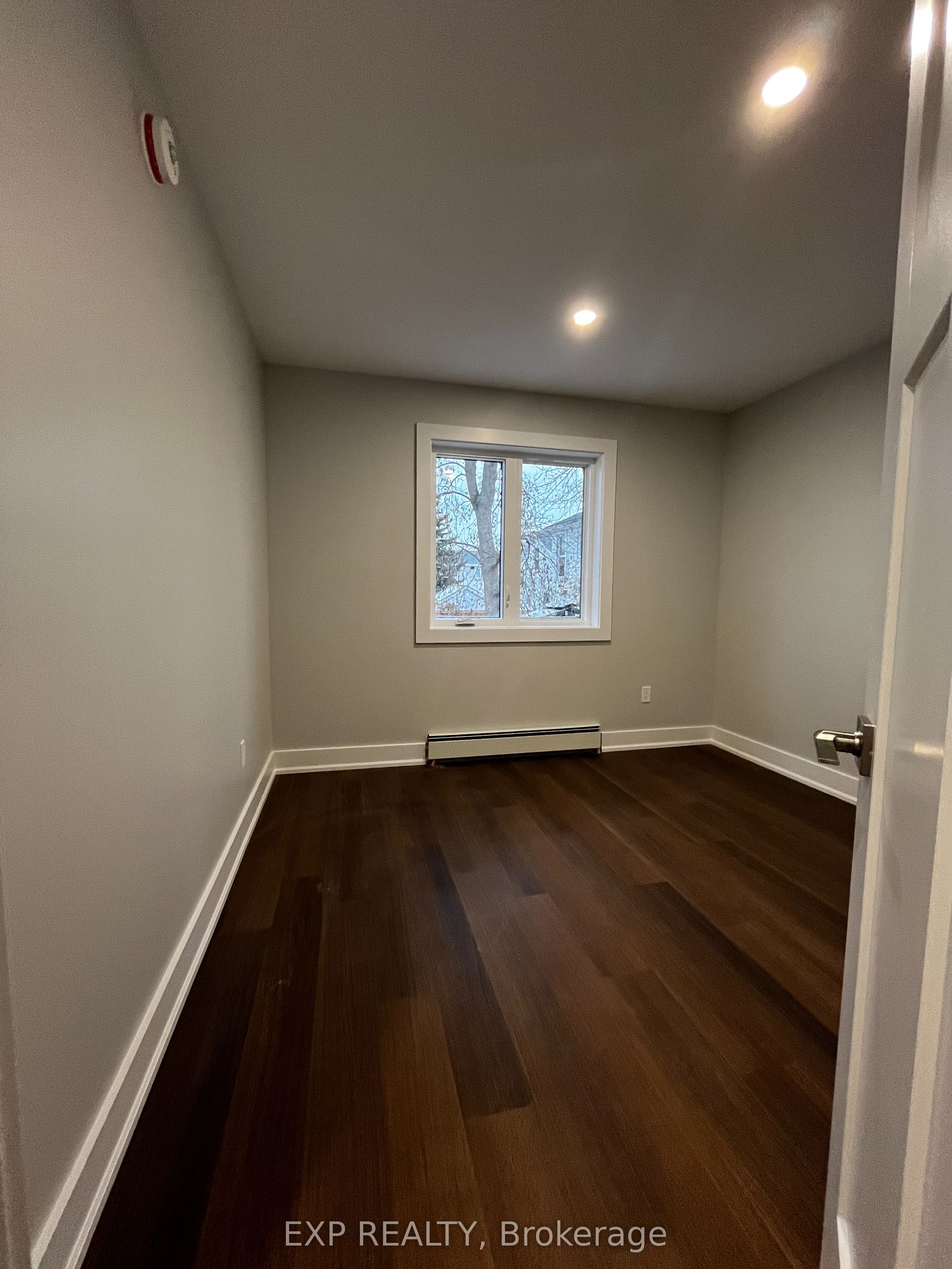 642 A West St Property Photo 6