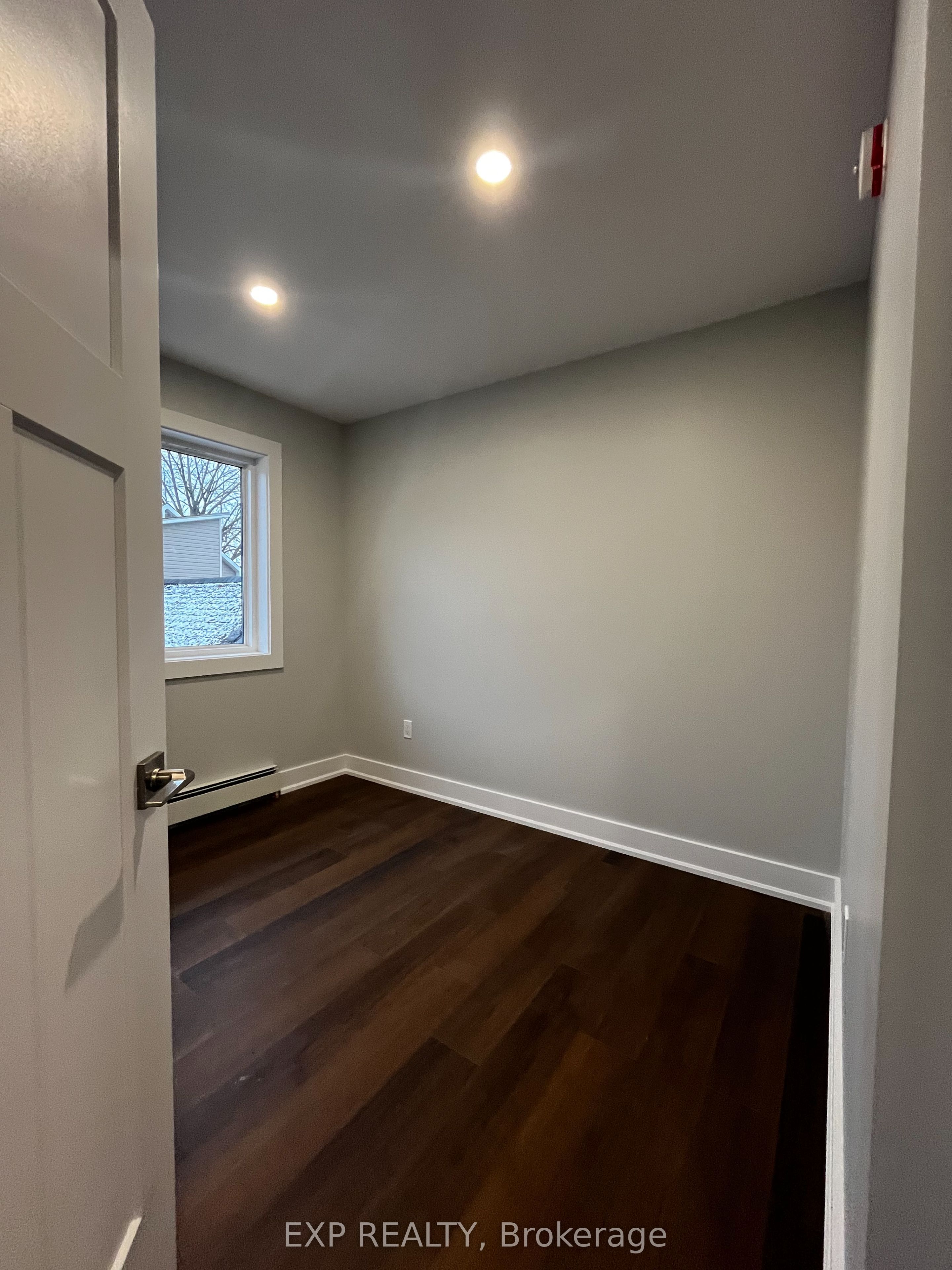 642 A West St Property Photo 8