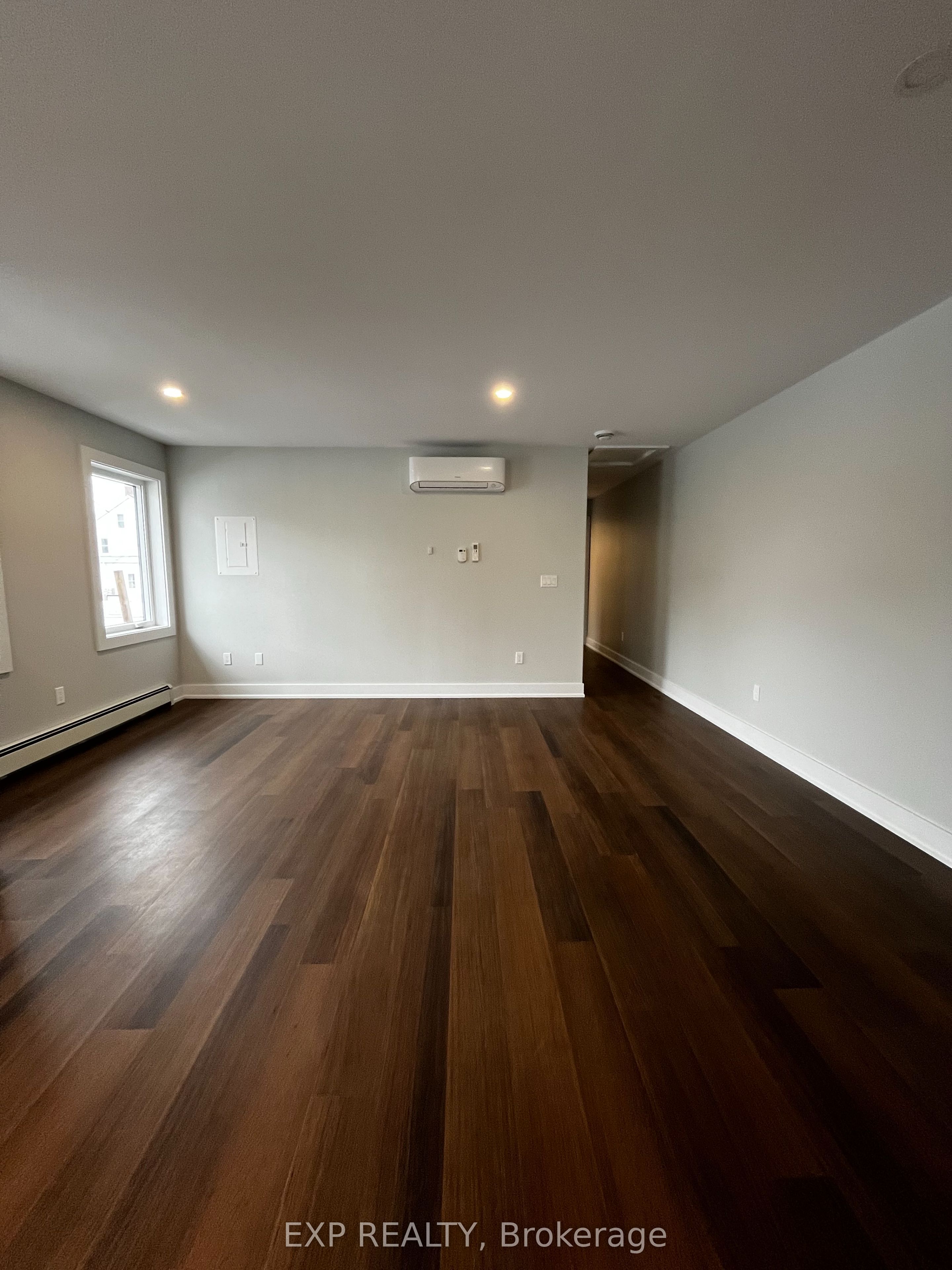 642 A West St Property Photo 11