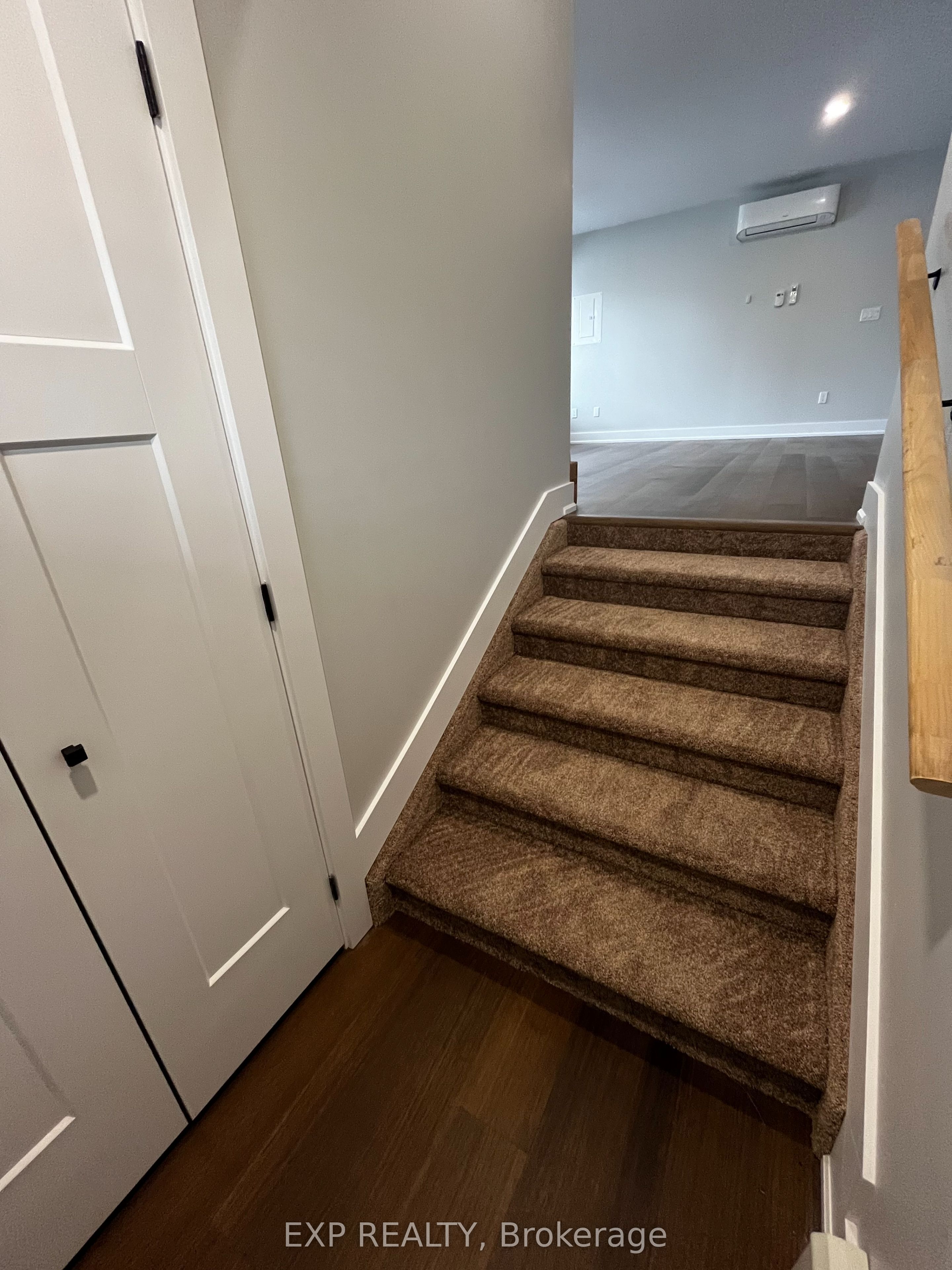 642 A West St Property Photo 14