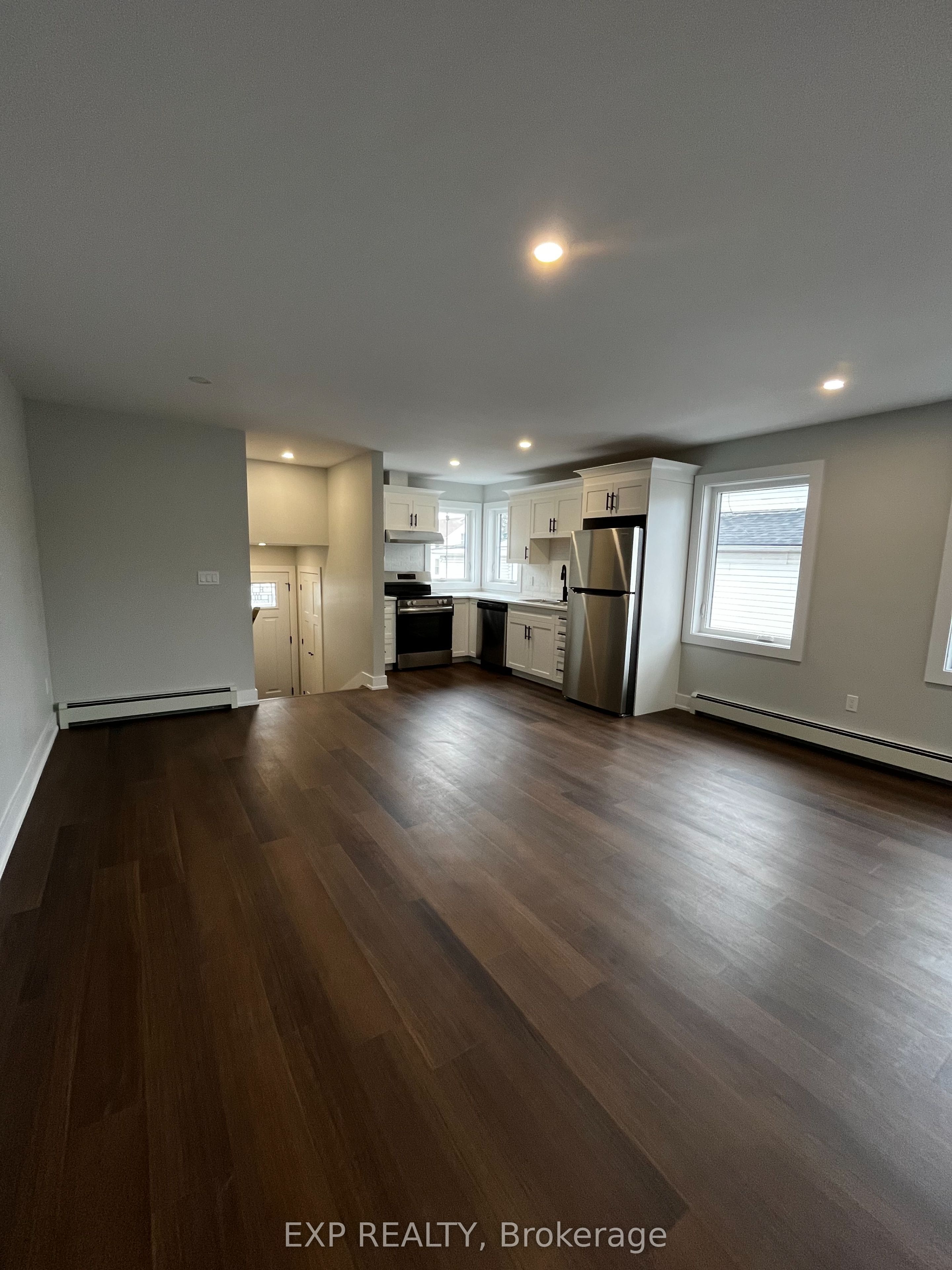642 A West St Property Photo 17