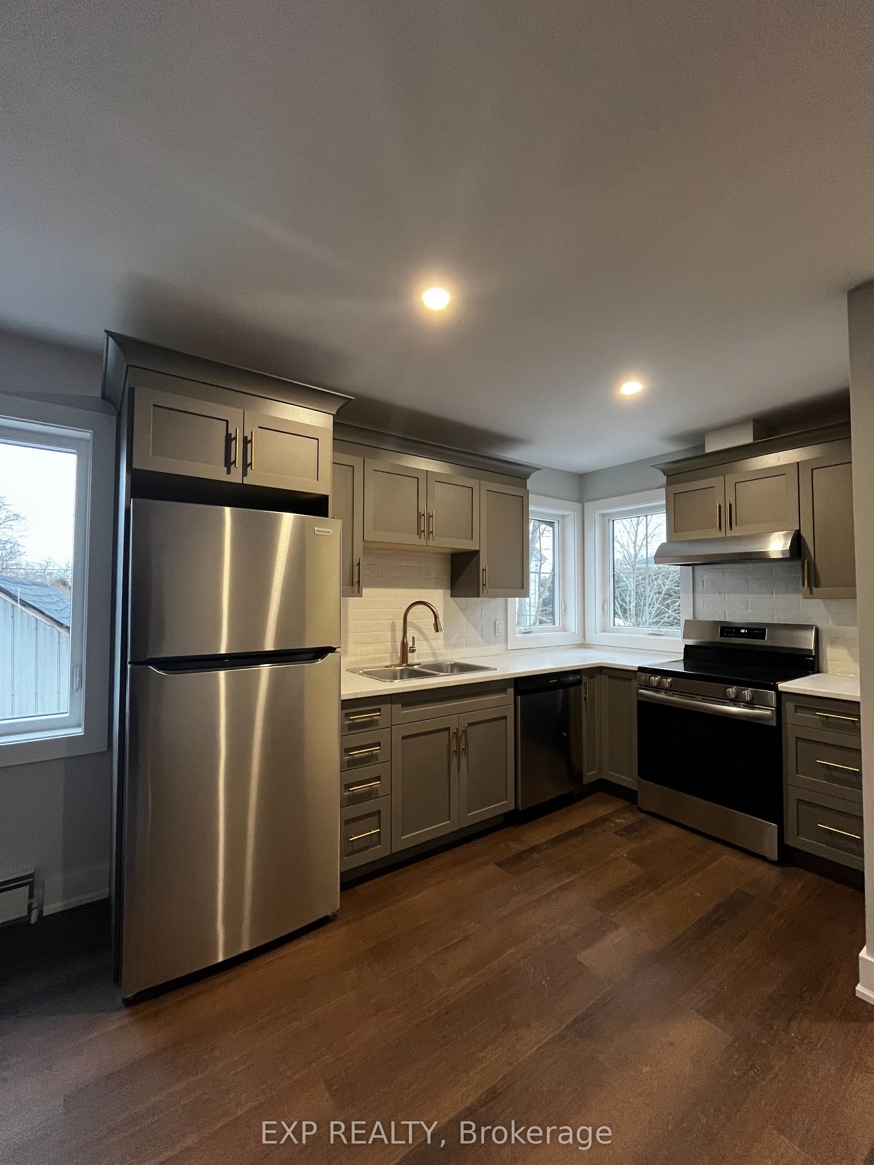 642 A West St Property Photo 22
