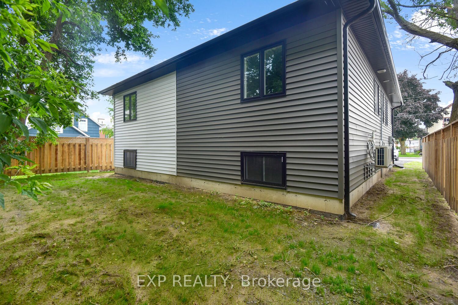 642 A West St Property Photo 25
