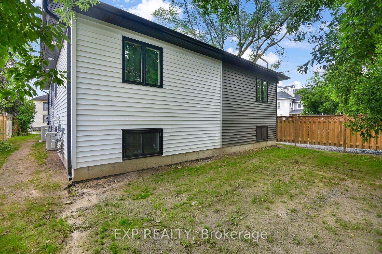 642 A West St Property Photo 26