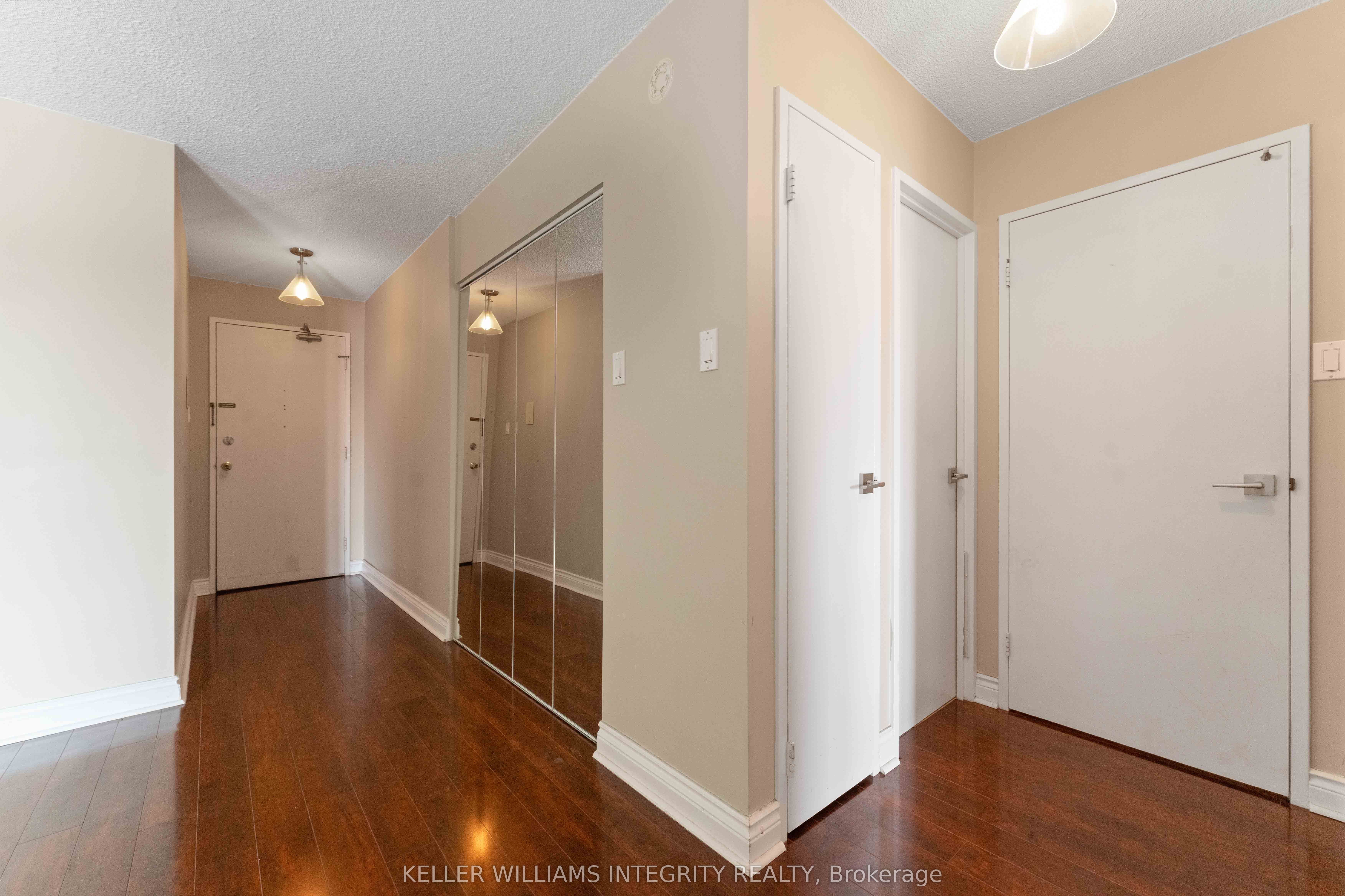 #701 - 158b Mcarthur Avenue Property Photo 2