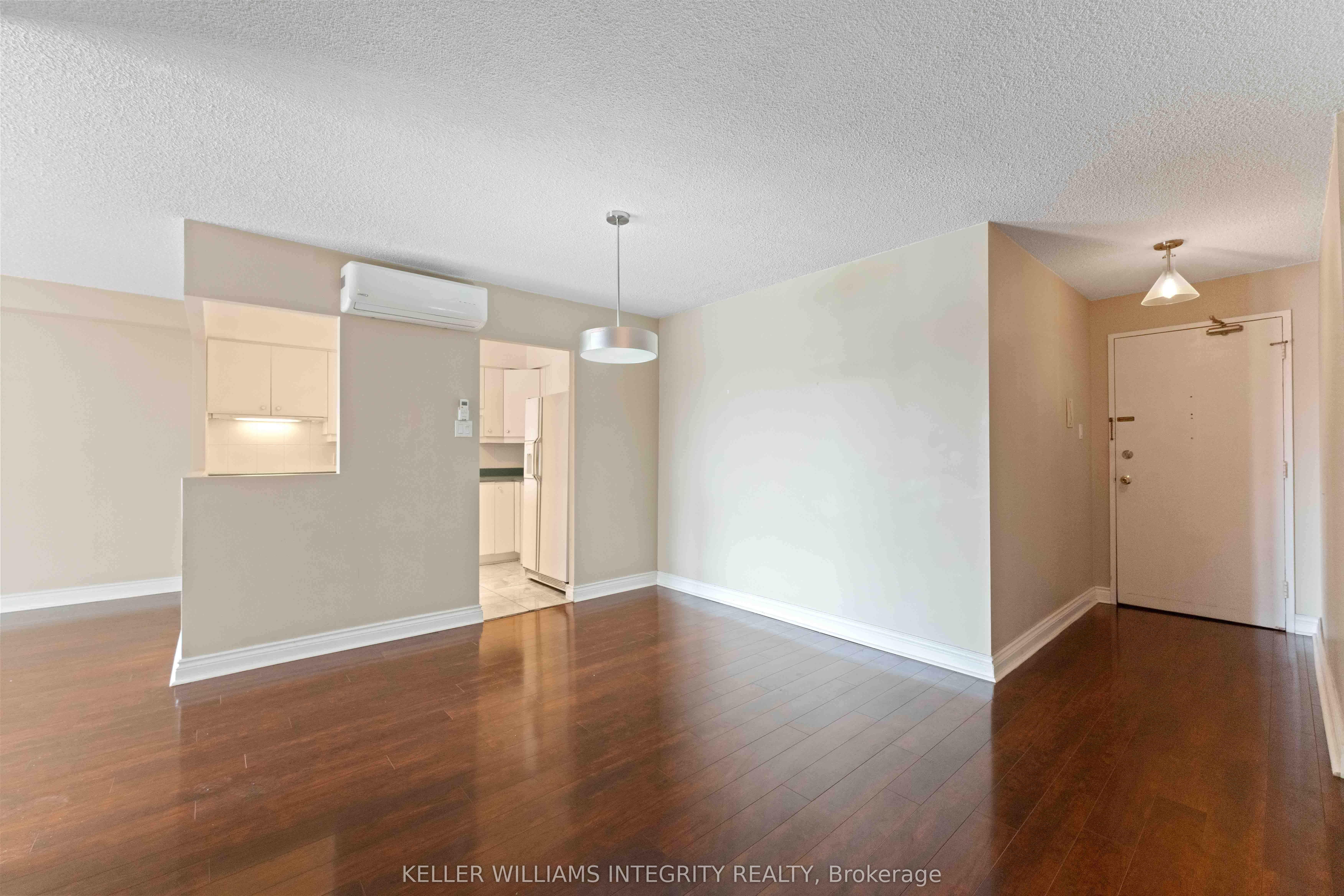 #701 - 158b Mcarthur Avenue Property Photo 3