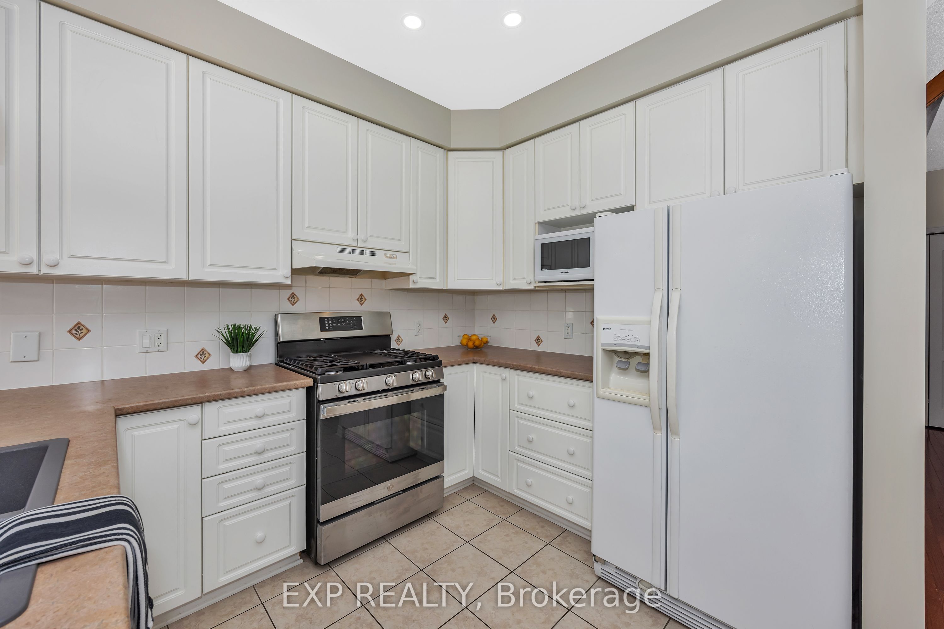 3748 Twin Falls Place Property Photo 10