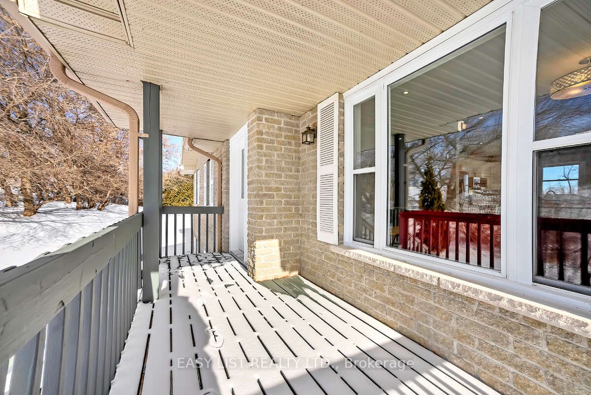 123 Livingwood Crescent Property Photo 2