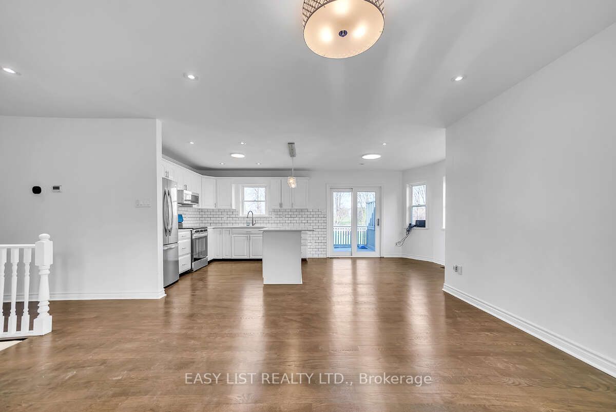 123 Livingwood Crescent Property Photo 4