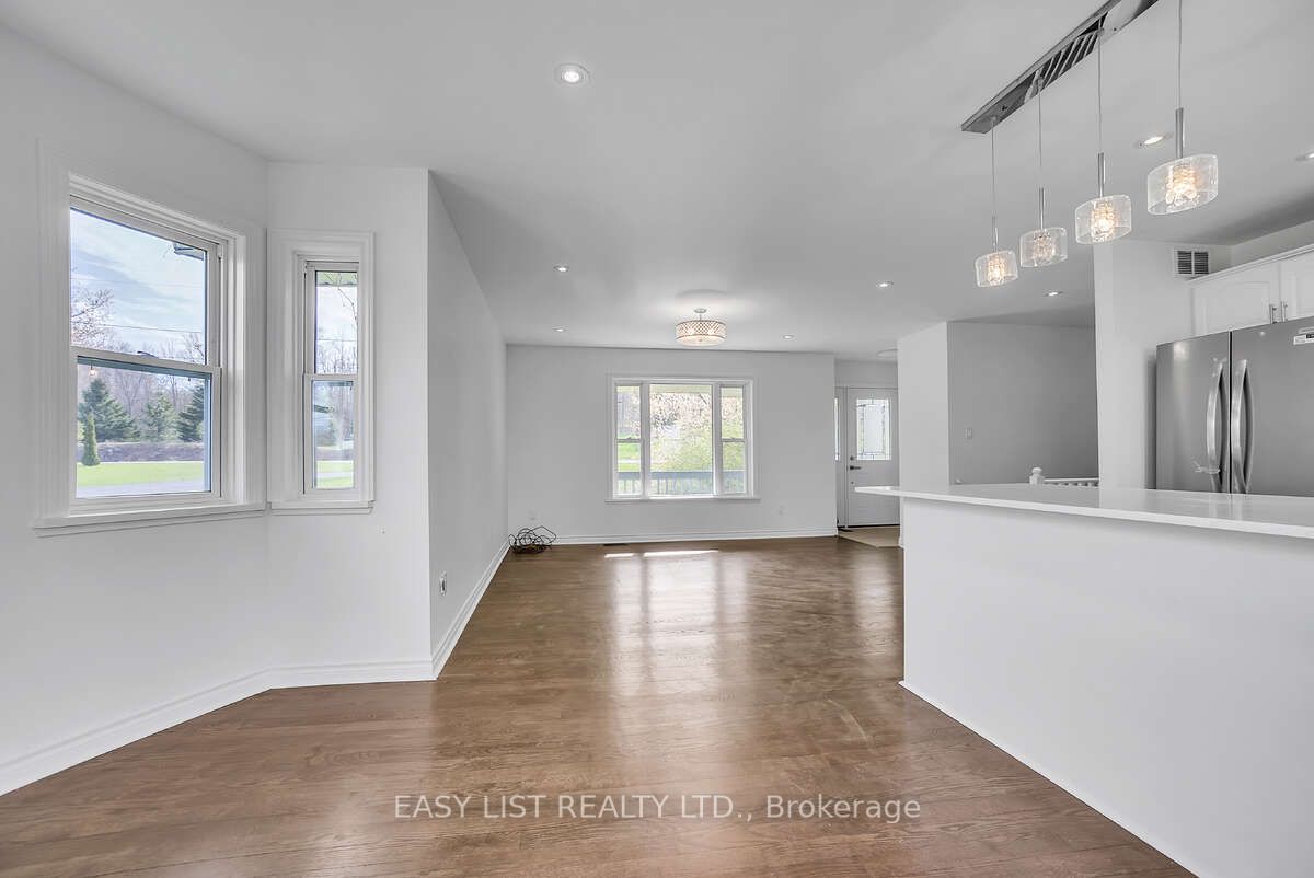 123 Livingwood Crescent Property Photo 8