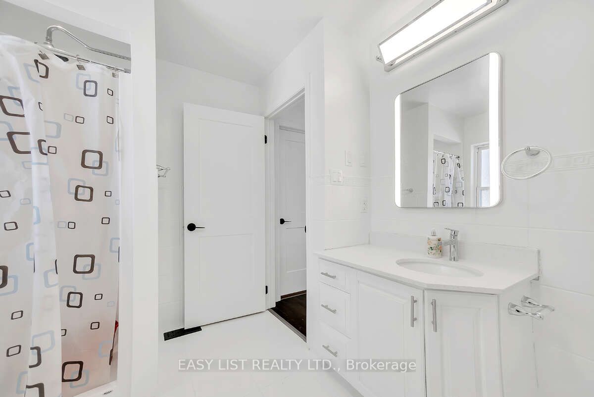 123 Livingwood Crescent Property Photo 13