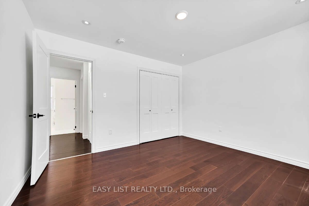 123 Livingwood Crescent Property Photo 16