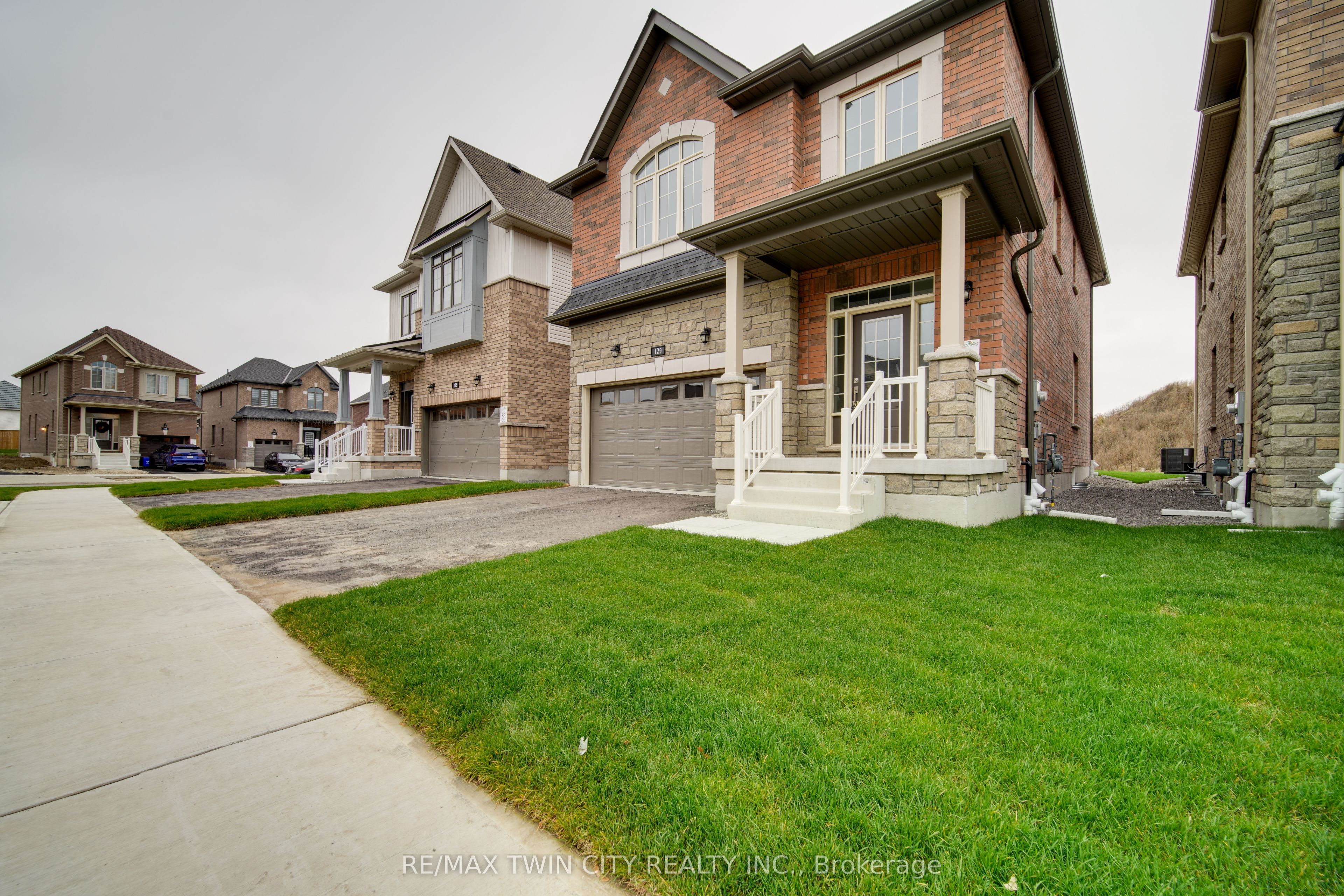 129 Lumb Drive Property Photo 2