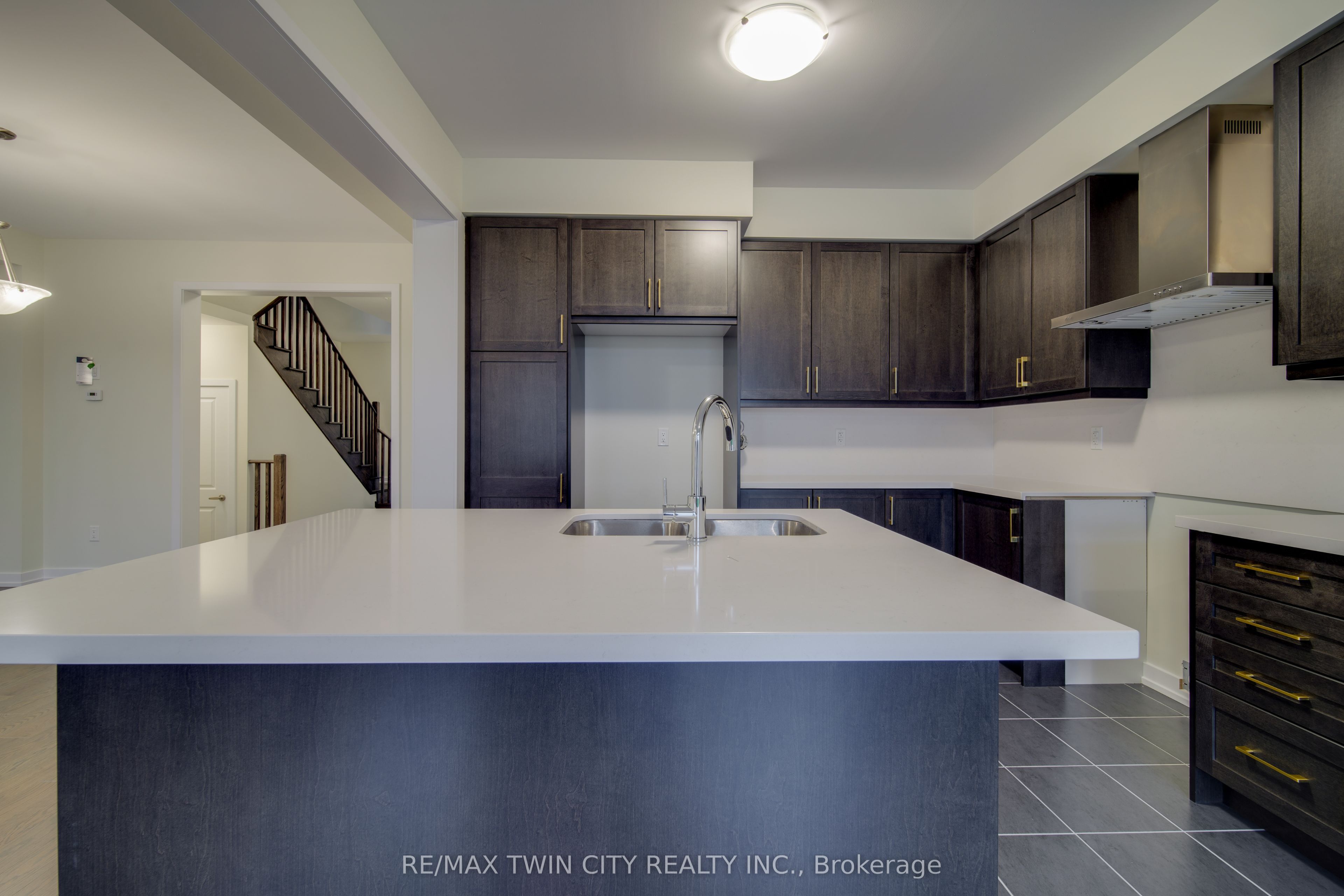129 Lumb Drive Property Photo 8