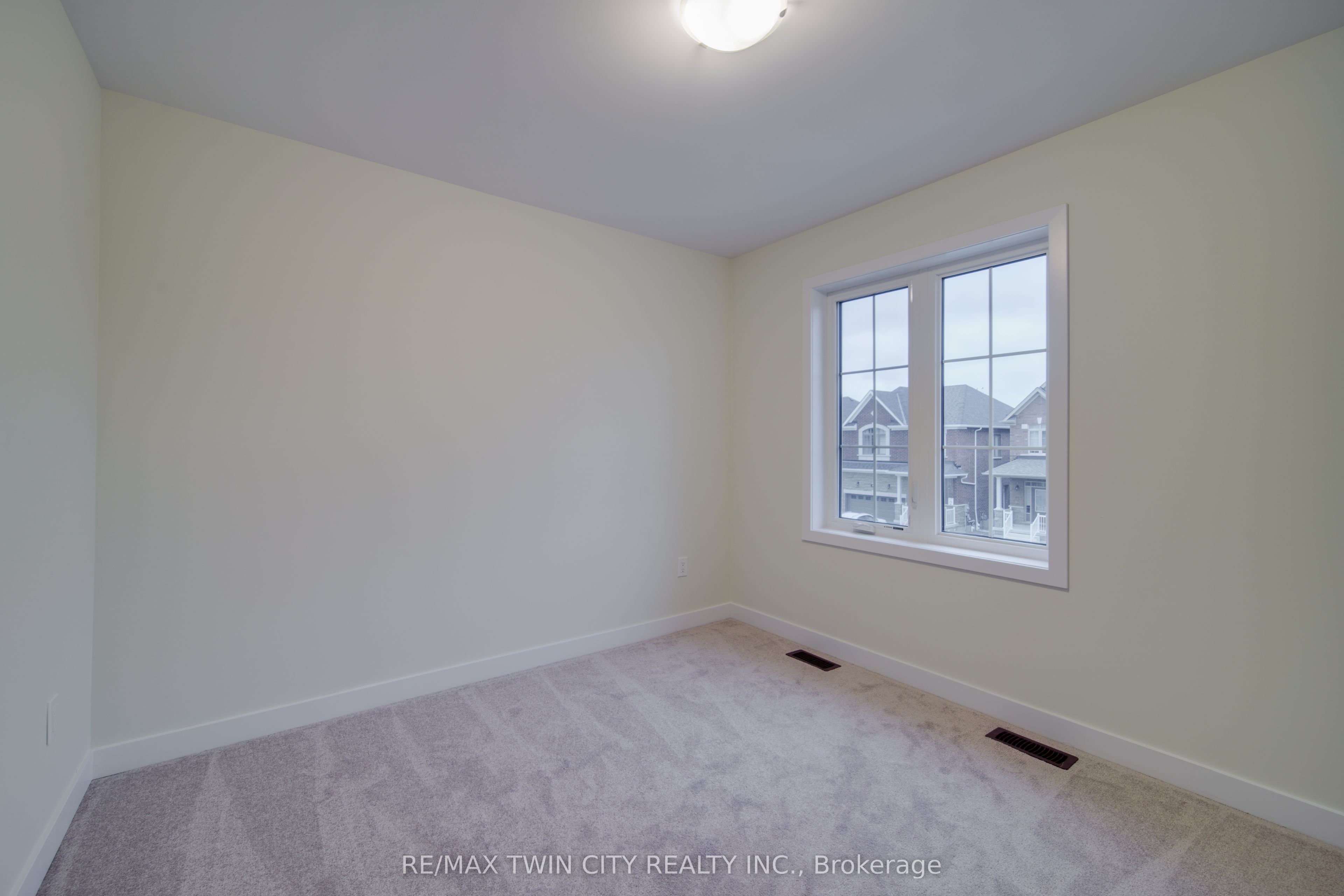 129 Lumb Drive Property Photo 10