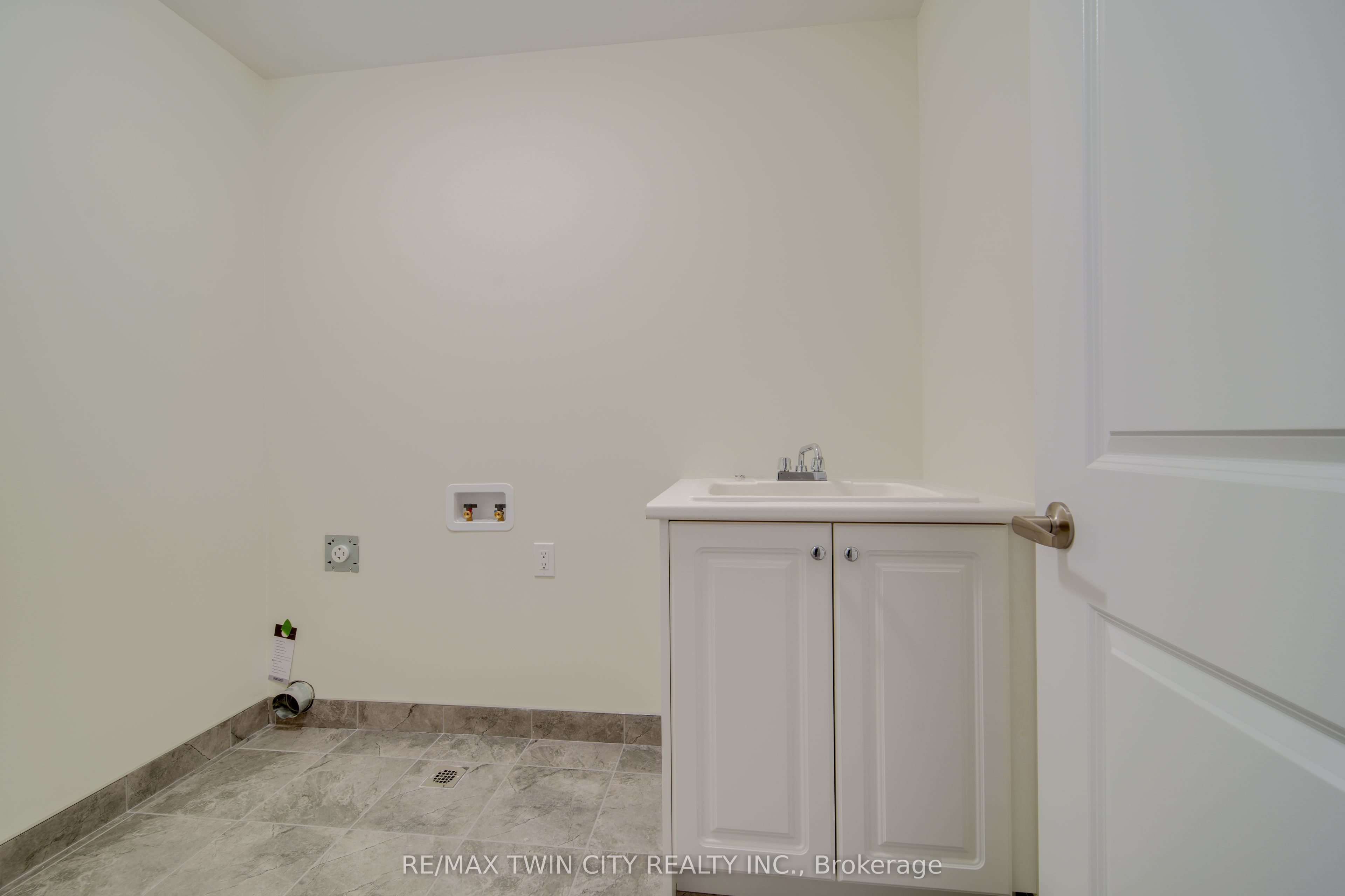 129 Lumb Drive Property Photo 13