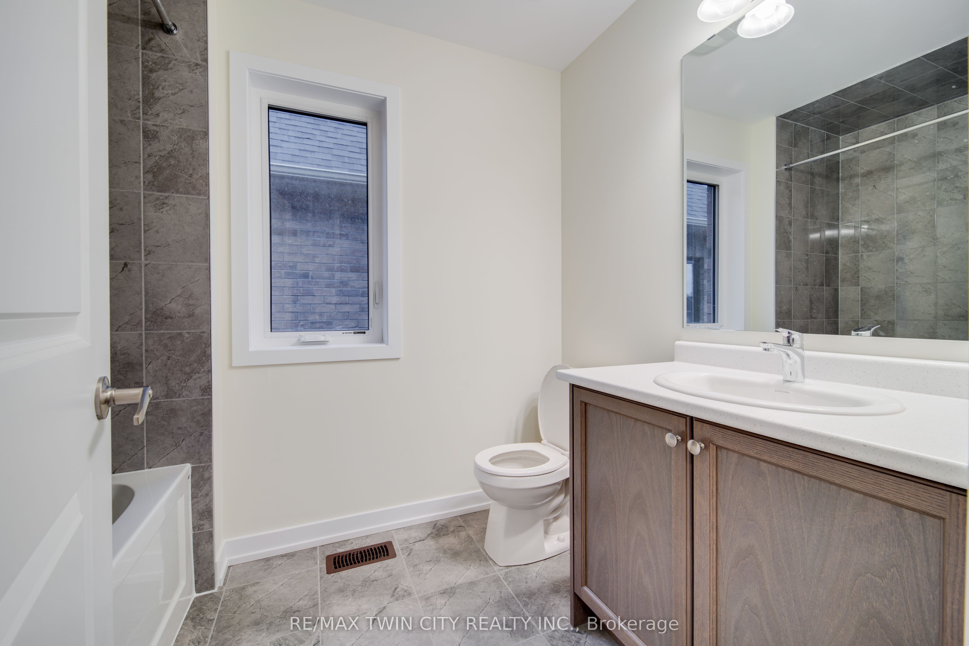 129 Lumb Drive Property Photo 14