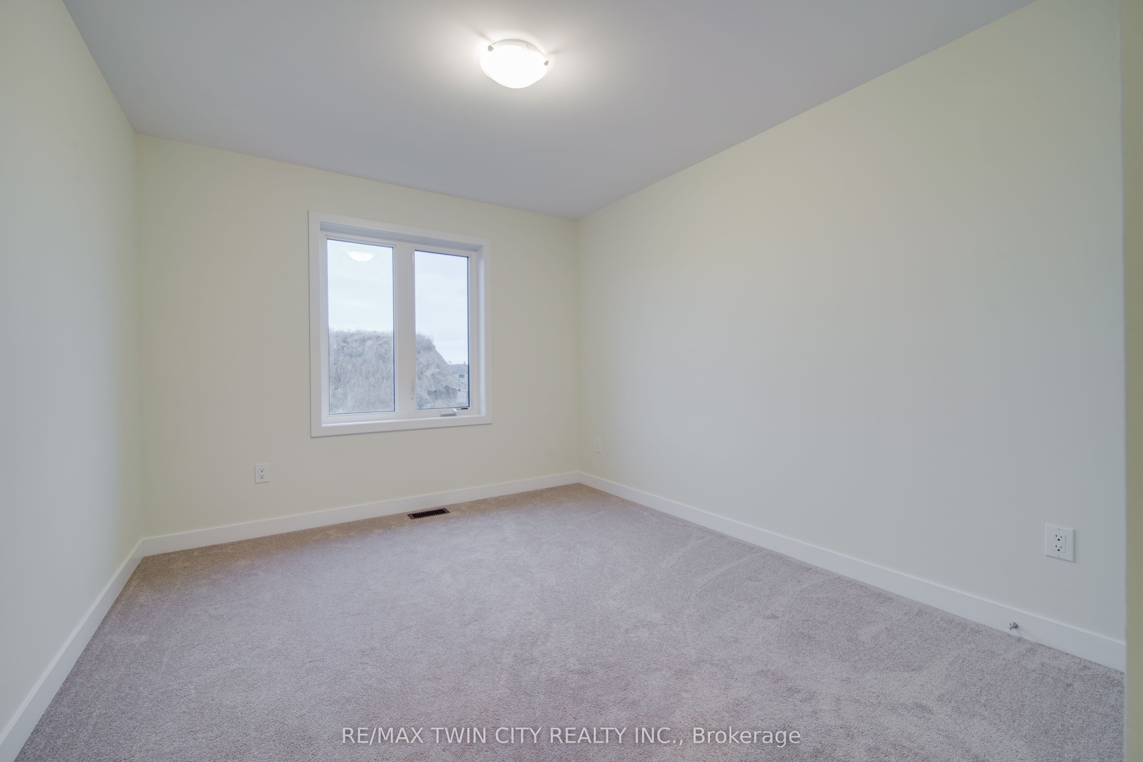 129 Lumb Drive Property Photo 15