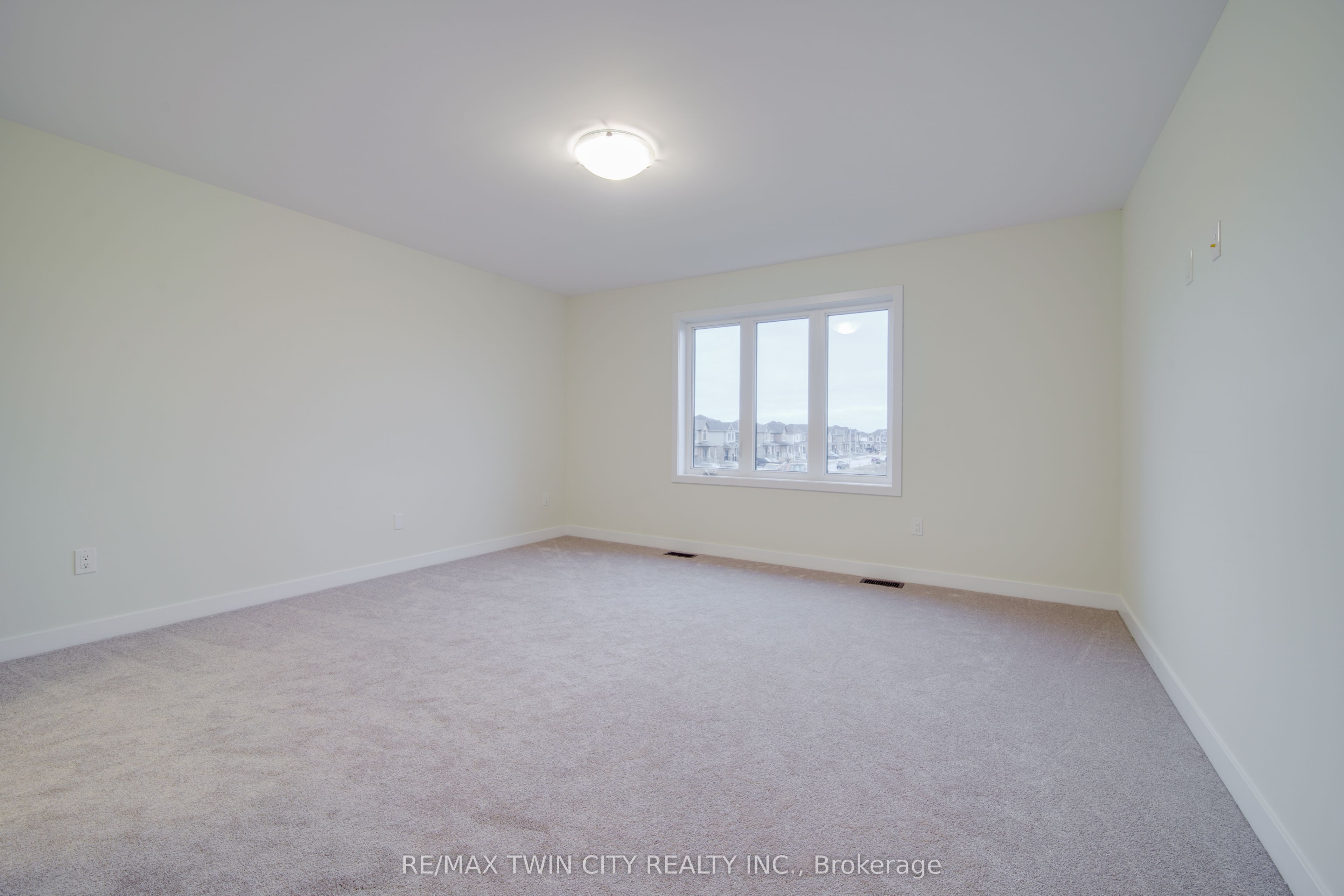 129 Lumb Drive Property Photo 16