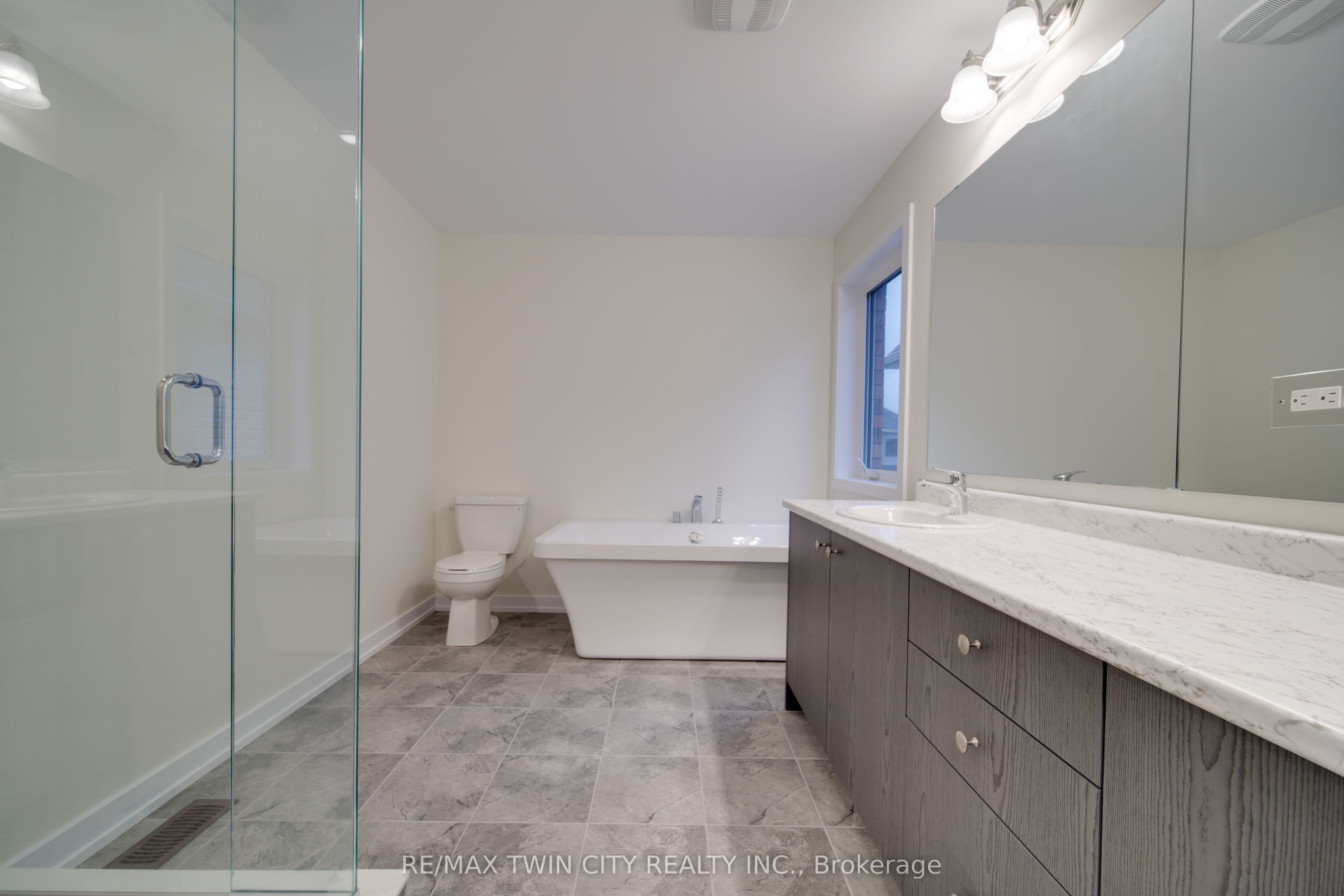 129 Lumb Drive Property Photo 20