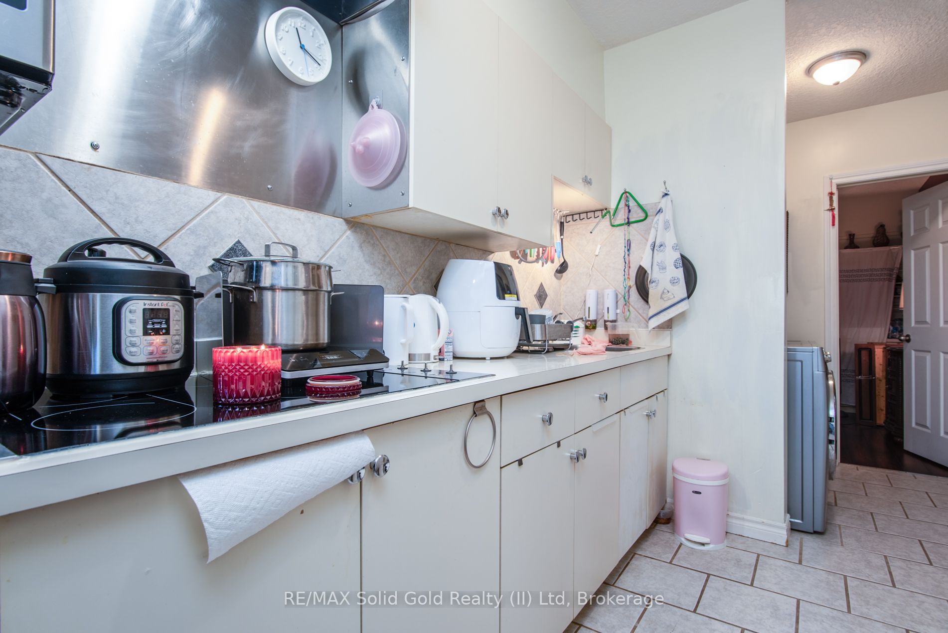 660 King Street Property Photo 27