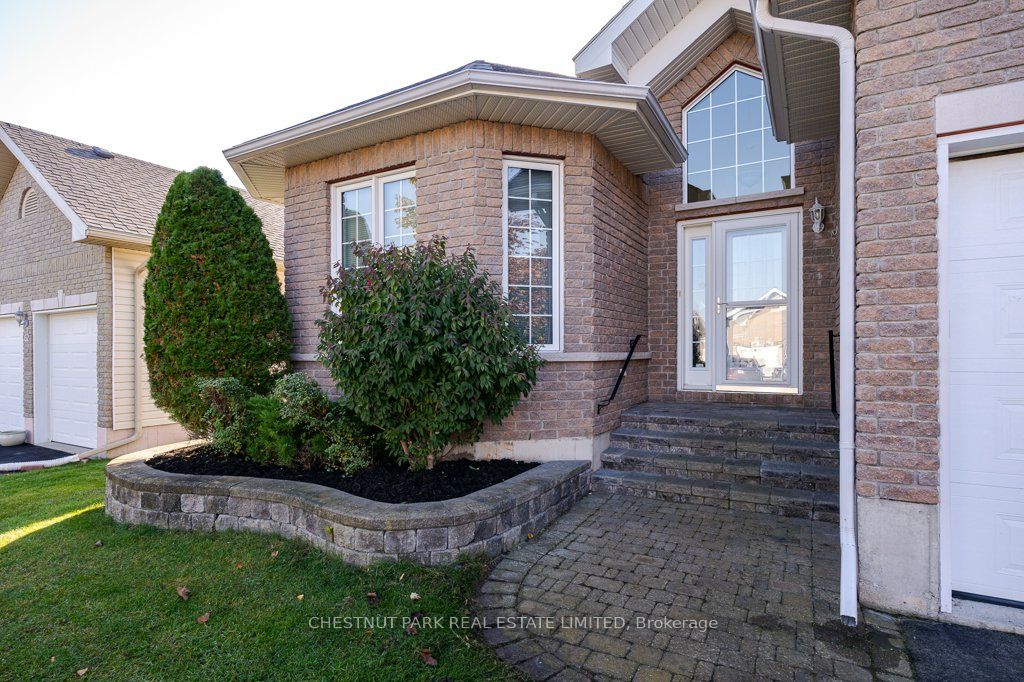 60 Elmdale Drive Property Photo 2