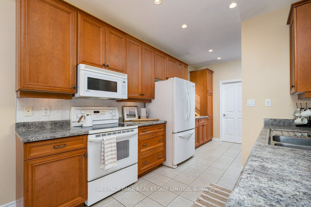 60 Elmdale Drive Property Photo 9