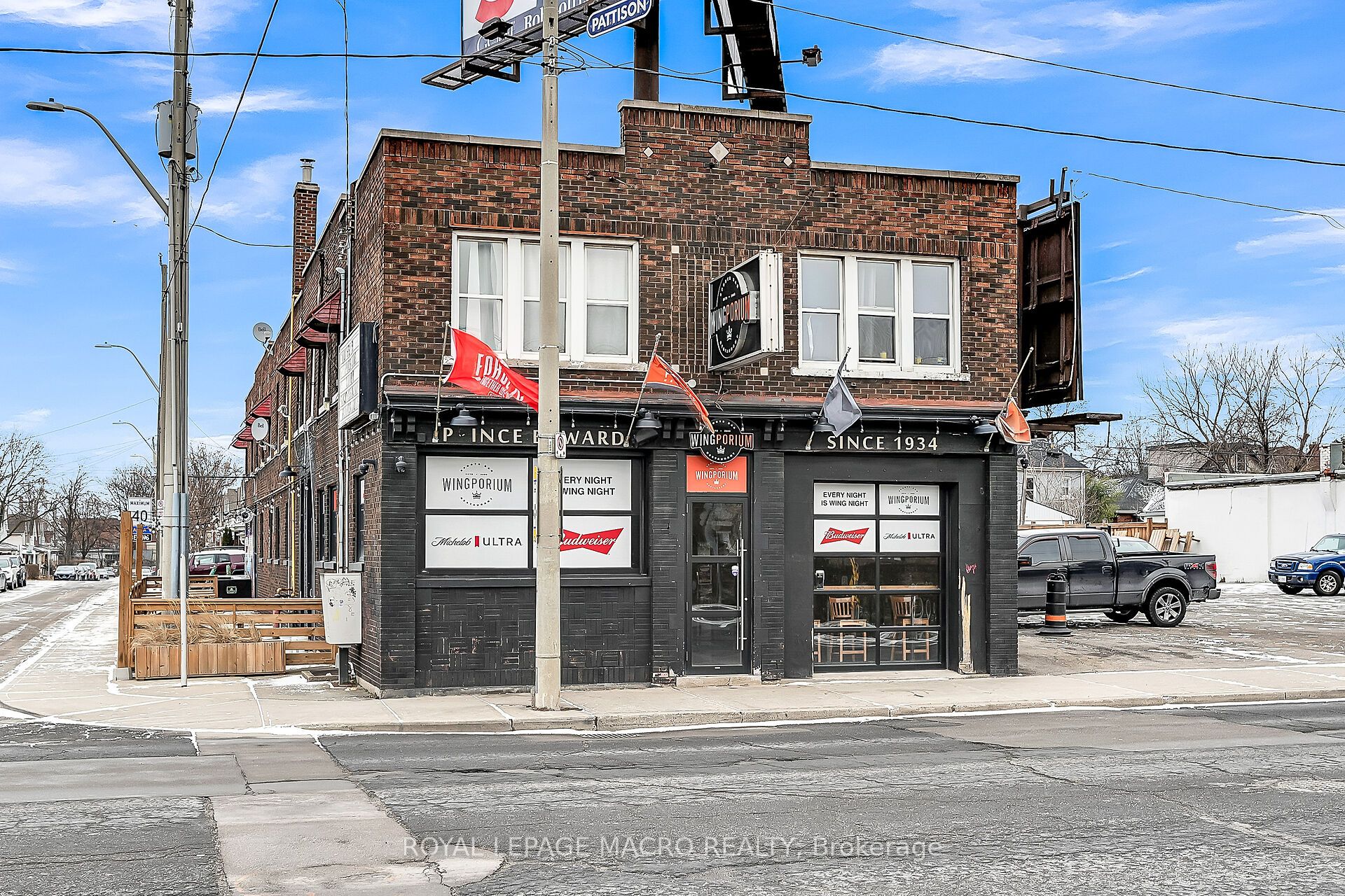 737 Barton Street Property Photo 1