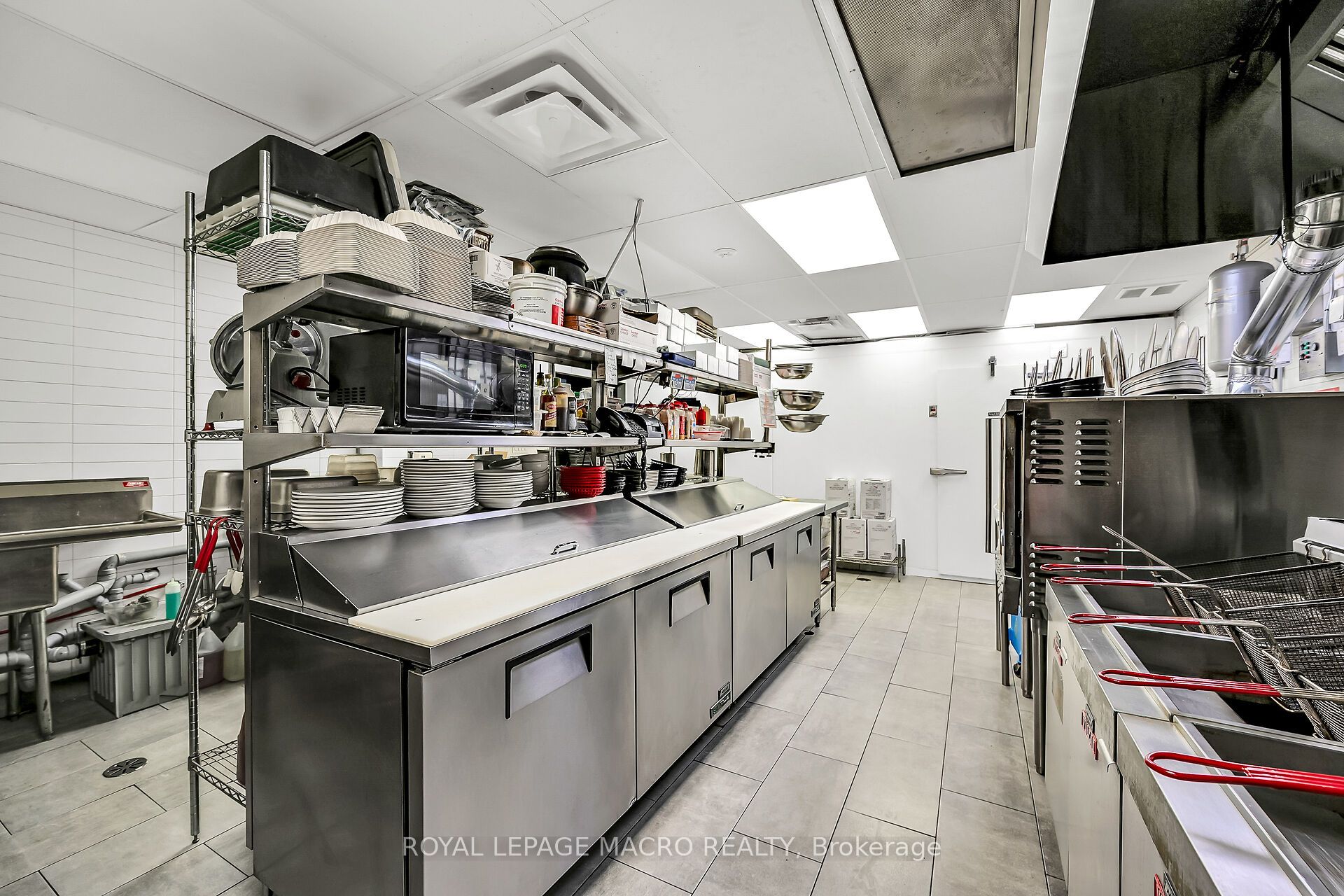 737 Barton Street Property Photo 25