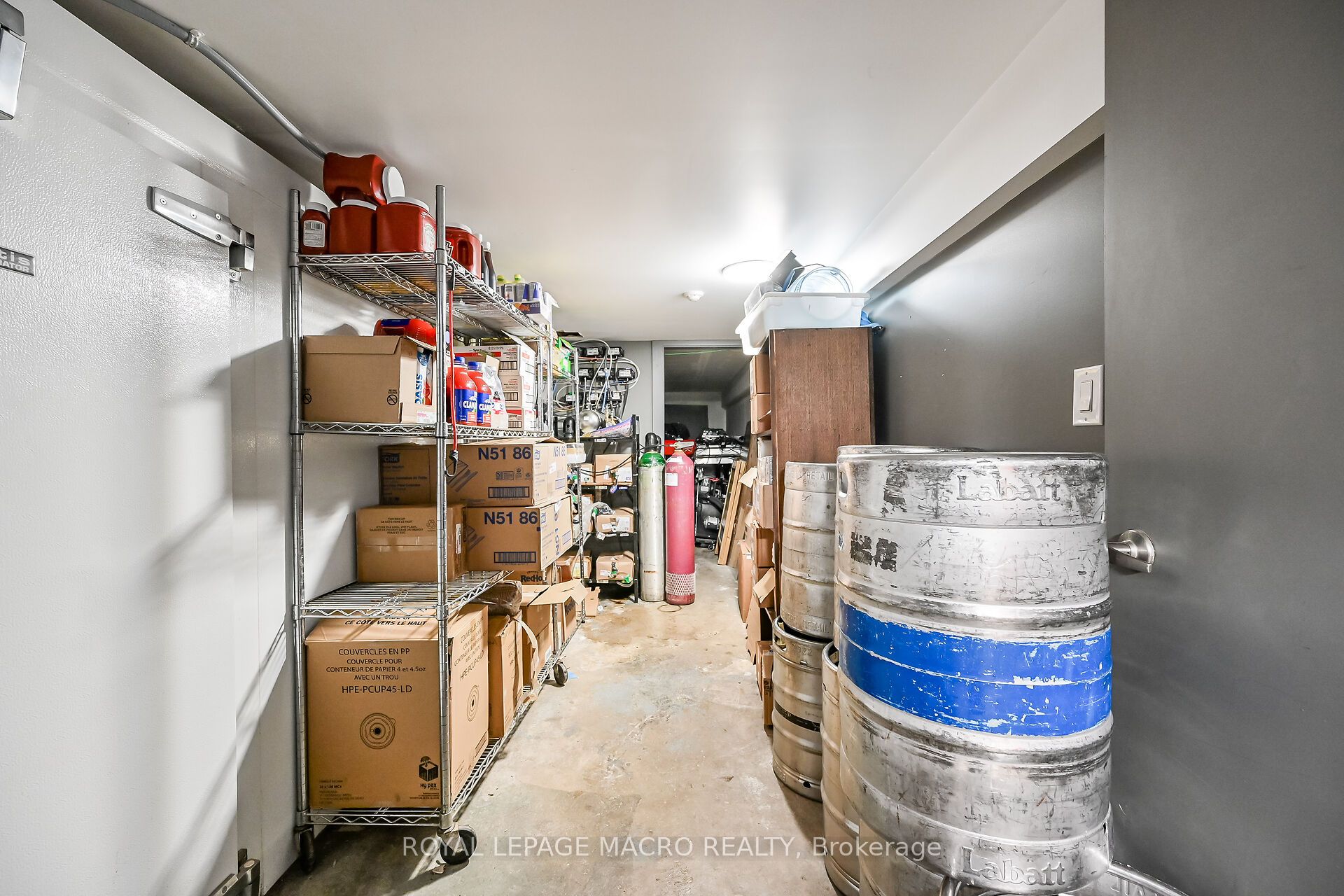 737 Barton Street Property Photo 29