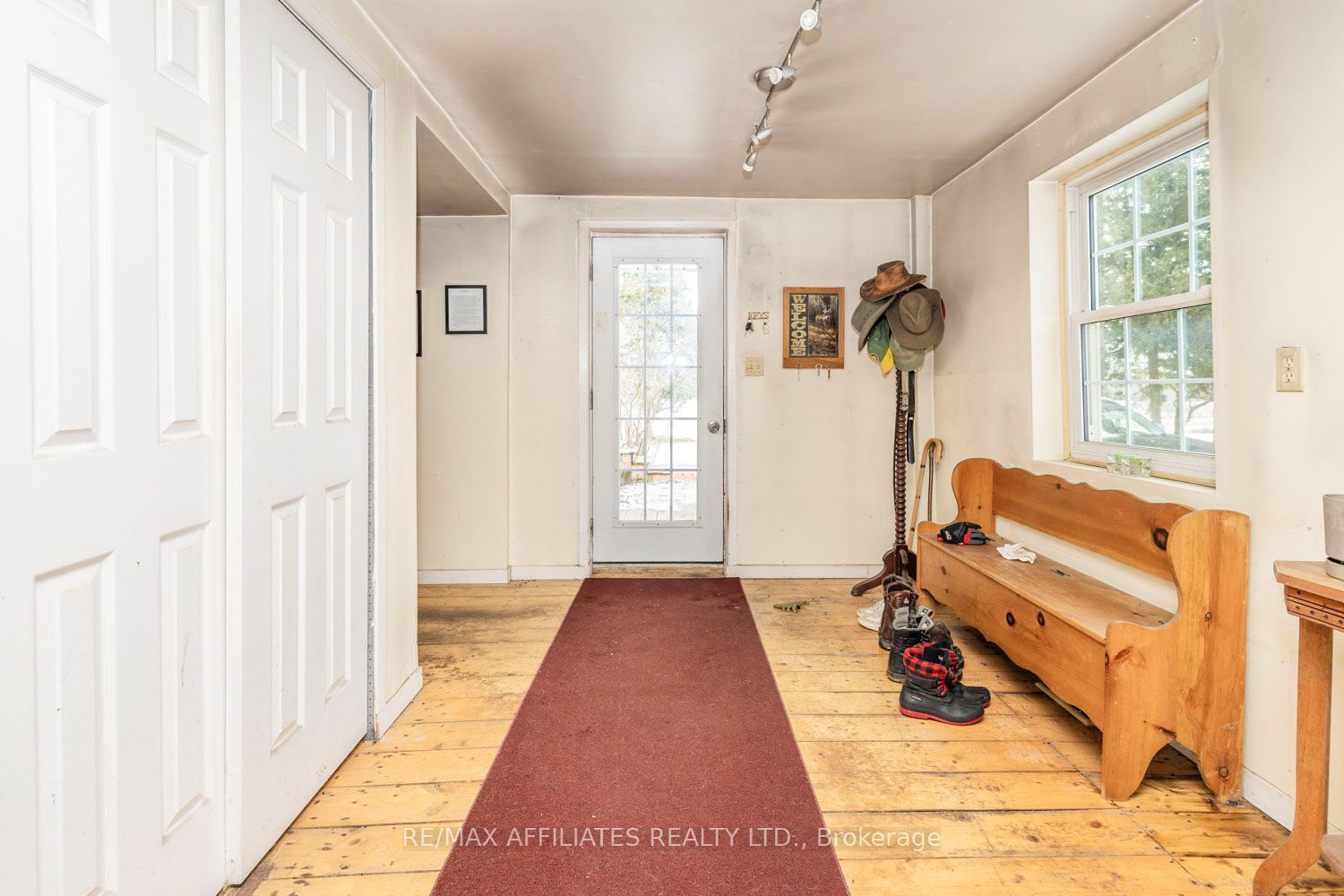 9436 Branch Rd Property Photo 5