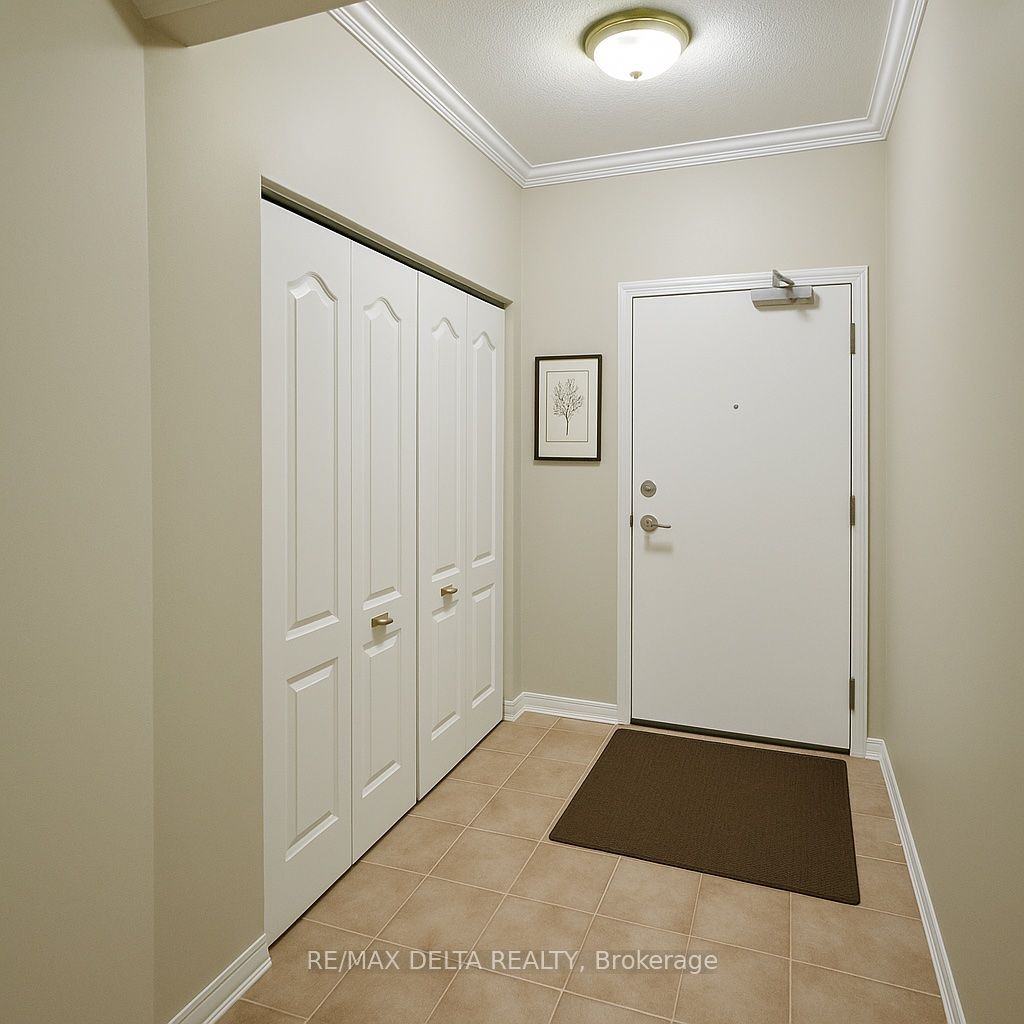 #105 - 2921 Laurier Street Property Photo 3
