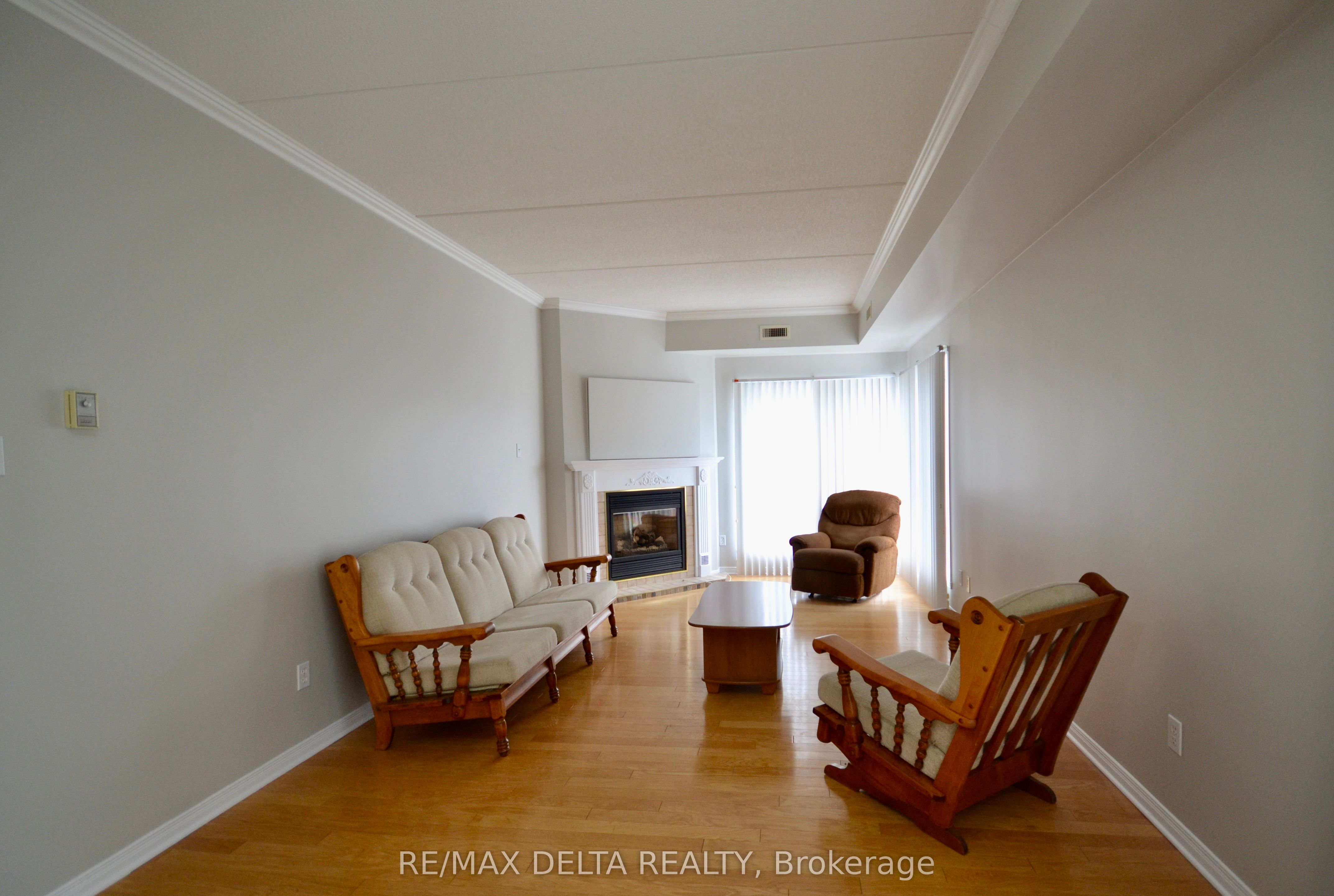 #105 - 2921 Laurier Street Property Photo 11