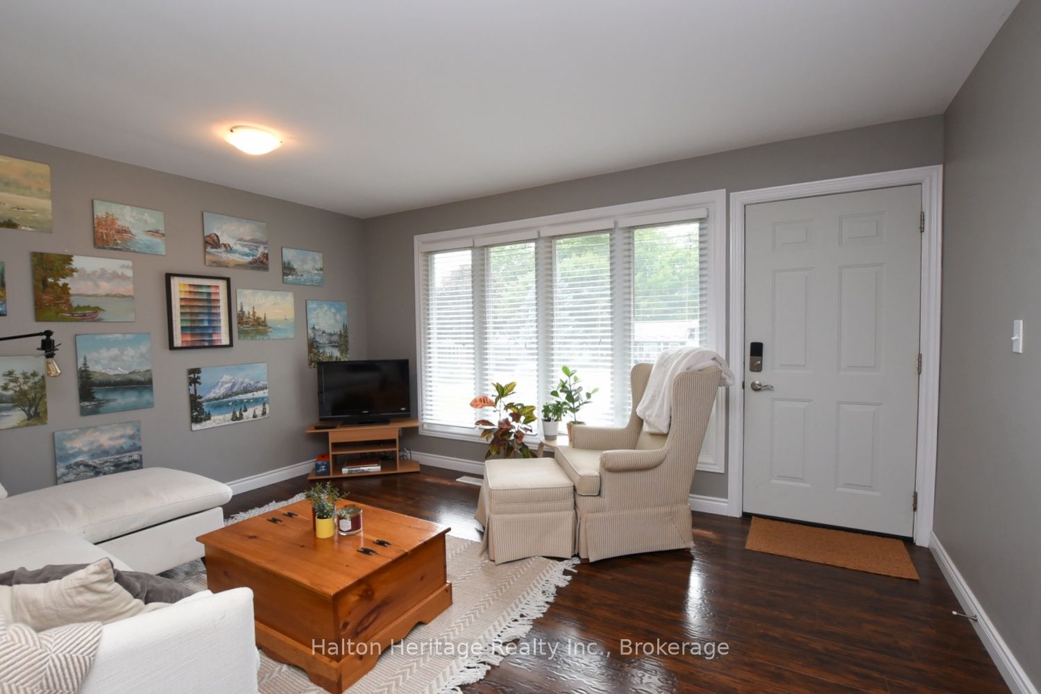 42 Seneca Street Property Photo 2