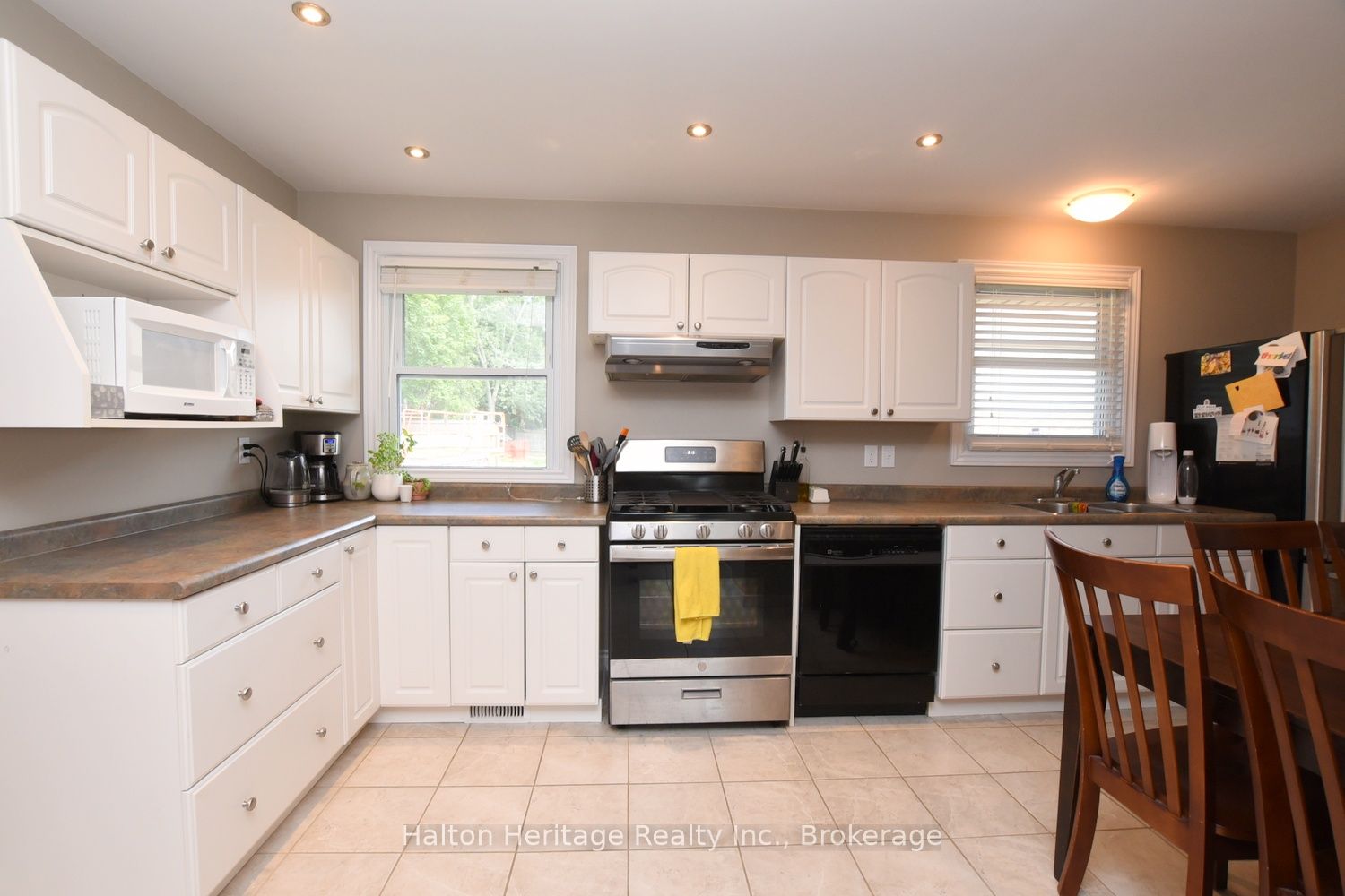 42 Seneca Street Property Photo 5