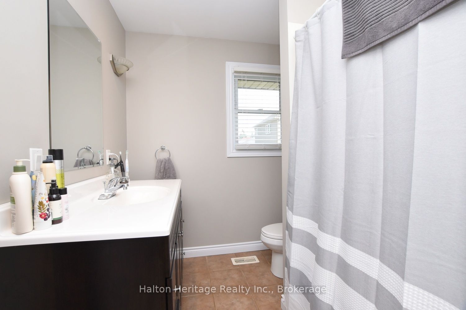 42 Seneca Street Property Photo 9