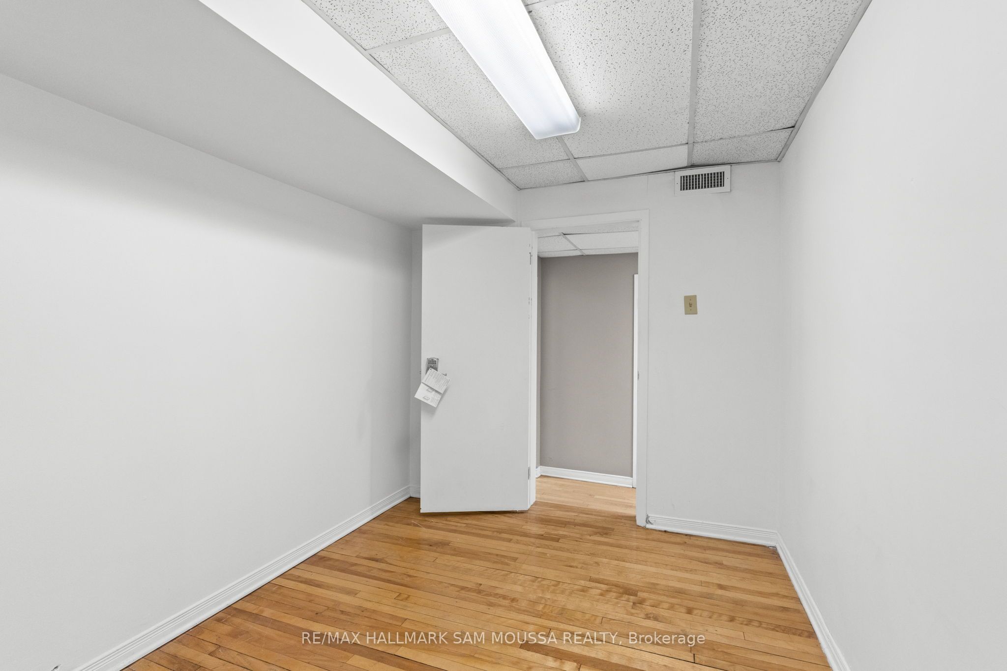 164 Metcalfe St Property Photo 6