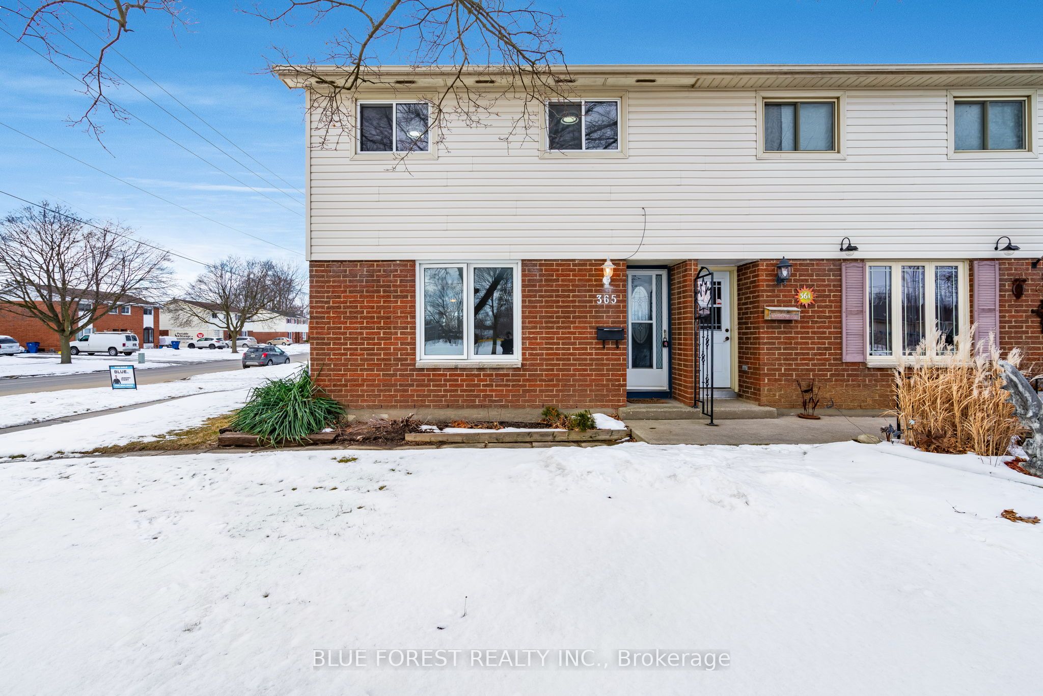 365 Tweedsmuir Ave W Property Photo