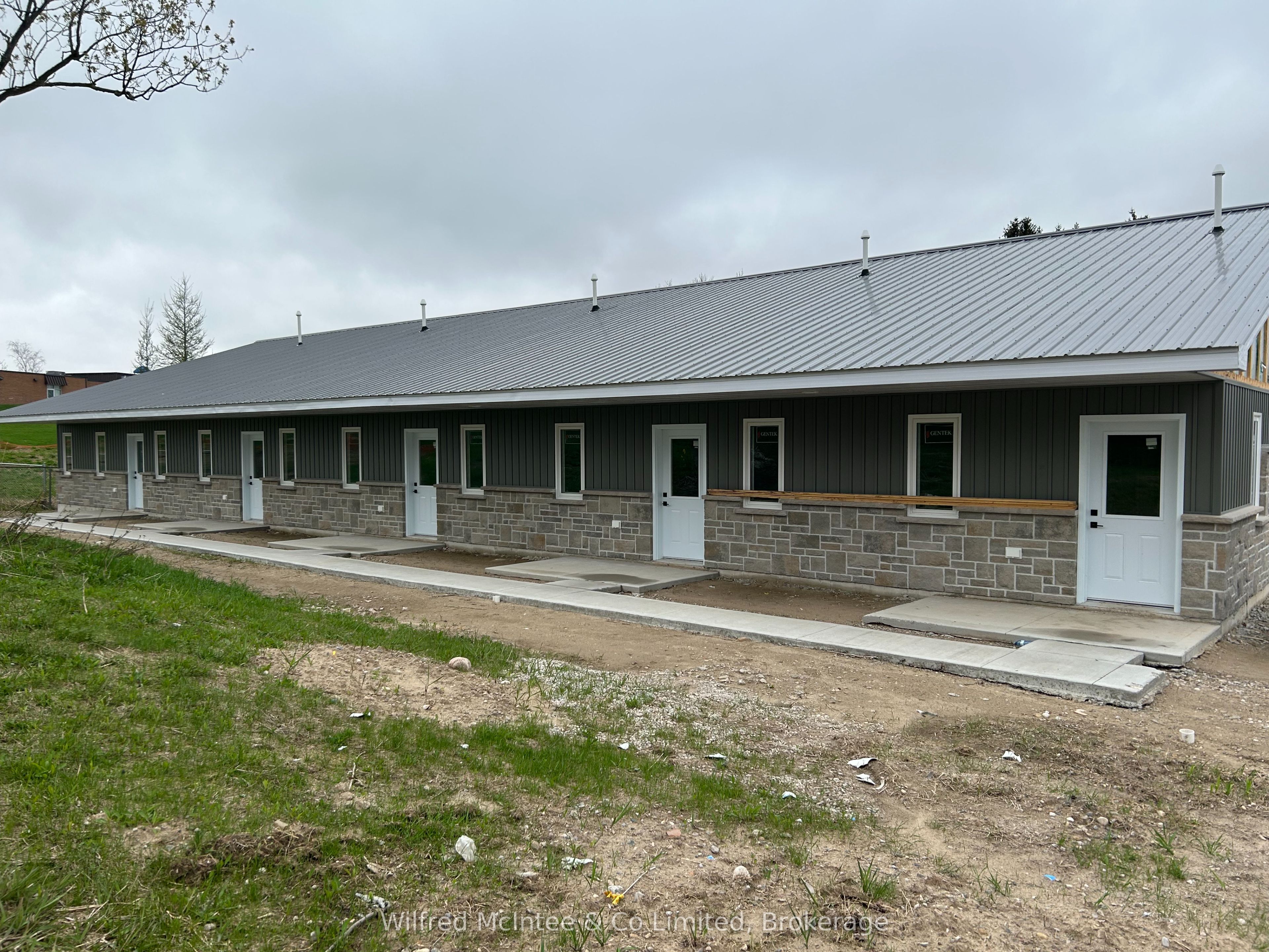 #unit 1 - 187 Balaklava Street Property Photo 1