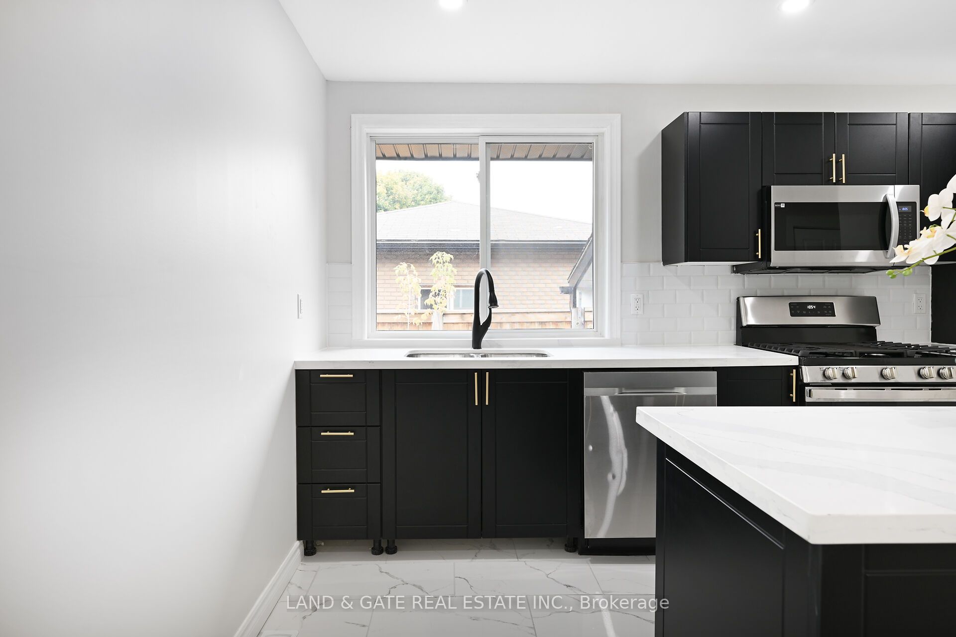 400 Limeridge Road Property Photo 10