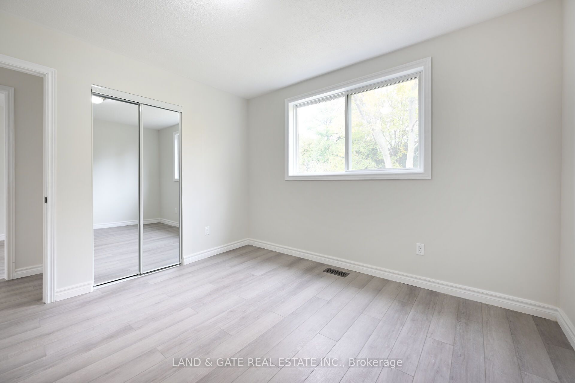 400 Limeridge Road Property Photo 15