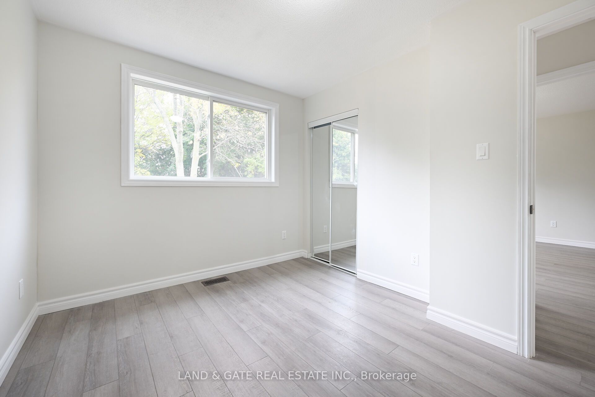 400 Limeridge Road Property Photo 17