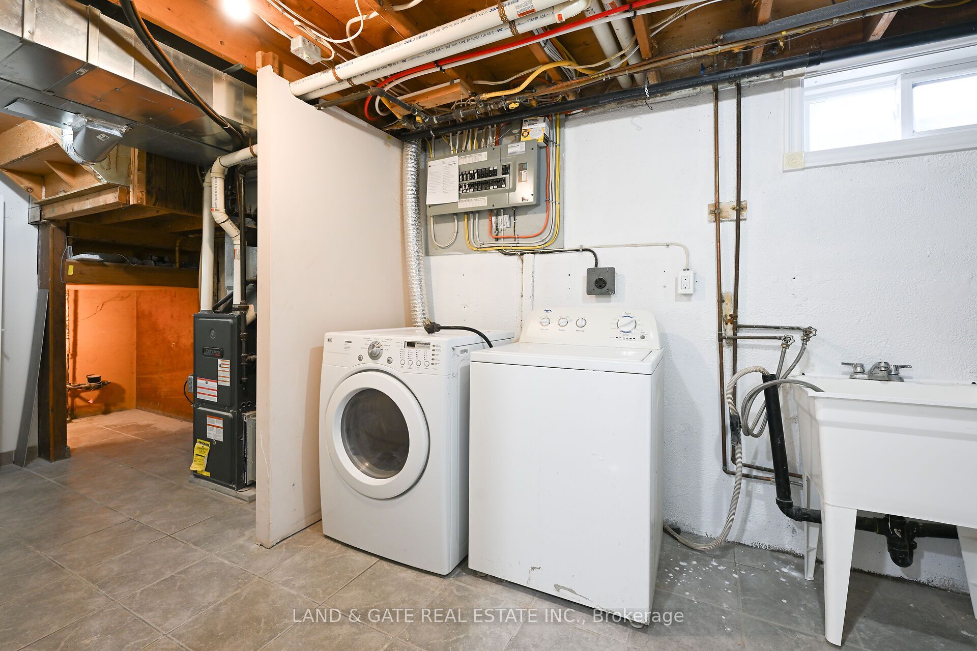 400 Limeridge Road Property Photo 29