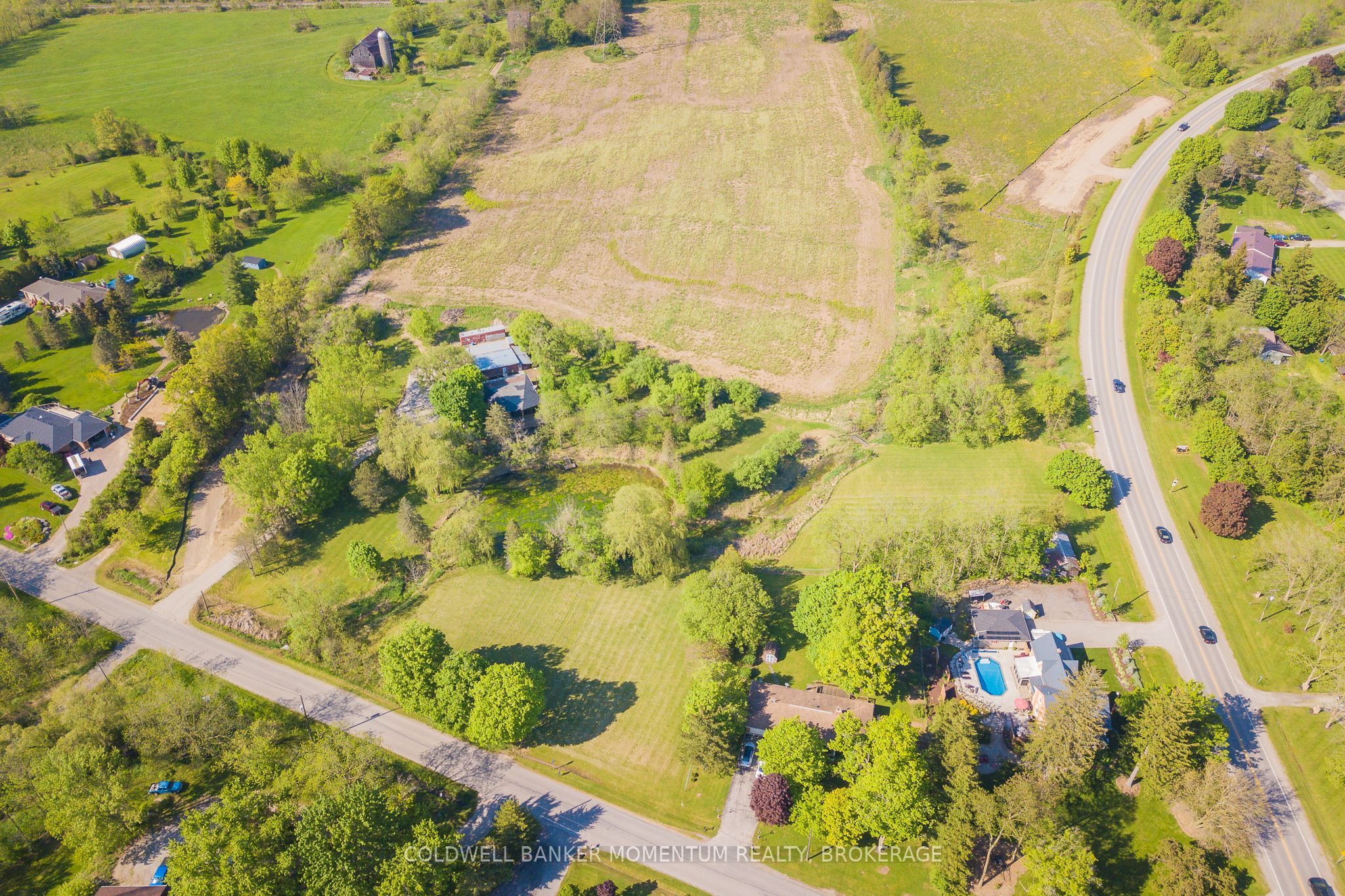 520 Old Onondaga Road E Property Photo 8