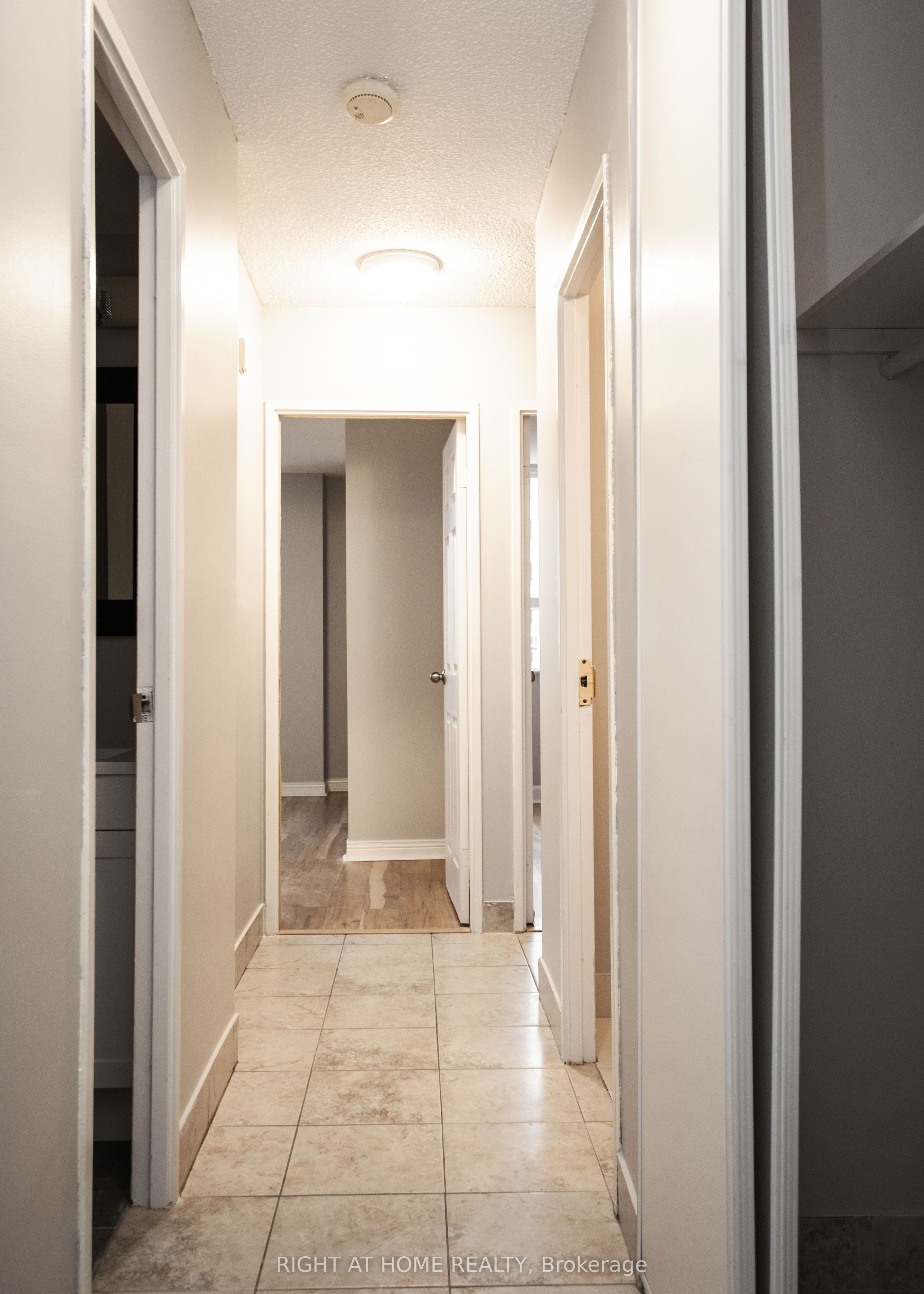 #704 - 2020 Jasmine Crescent Property Photo 9